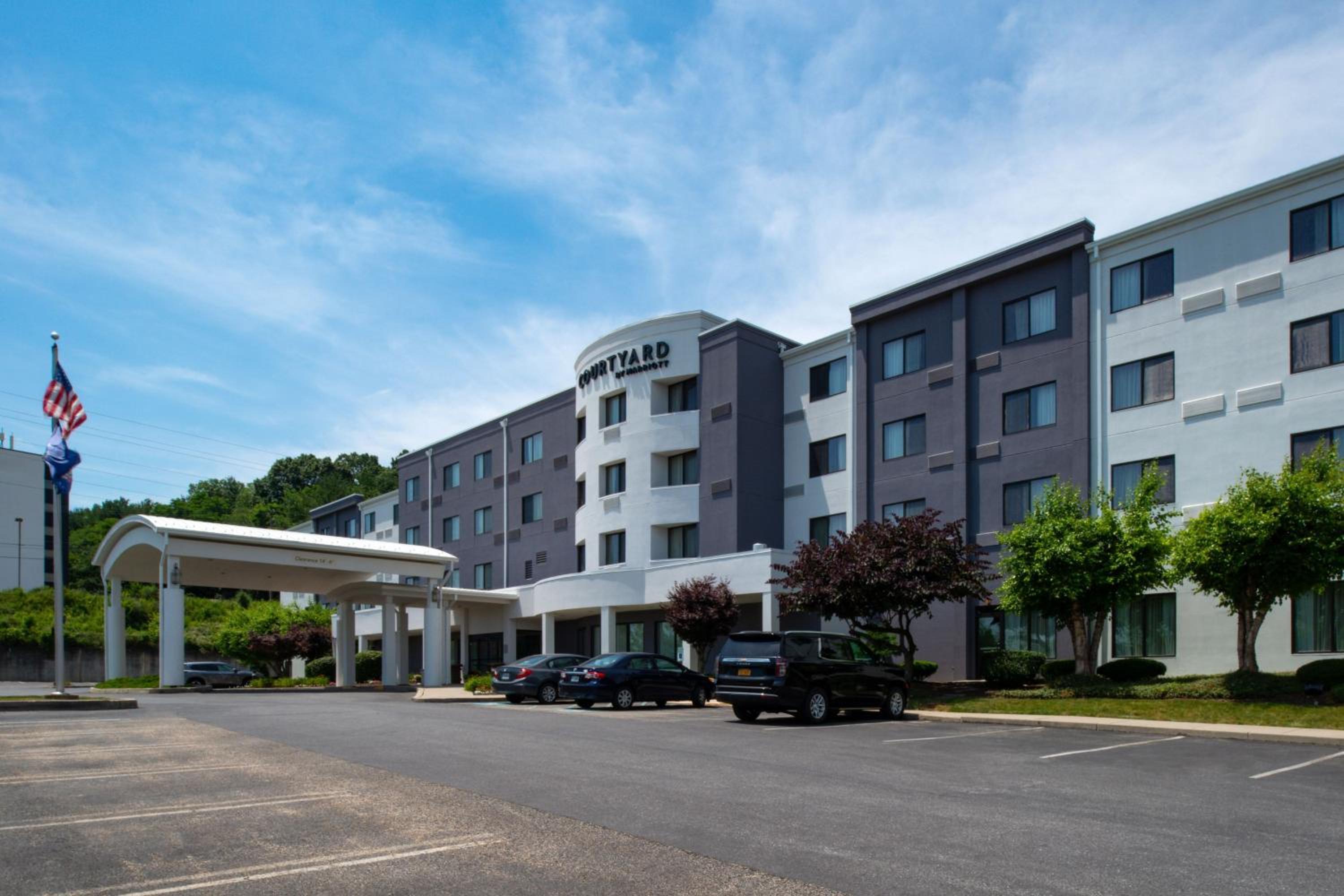 Hotel Courtyard by Marriott Harrisburg Hershey - Image 1