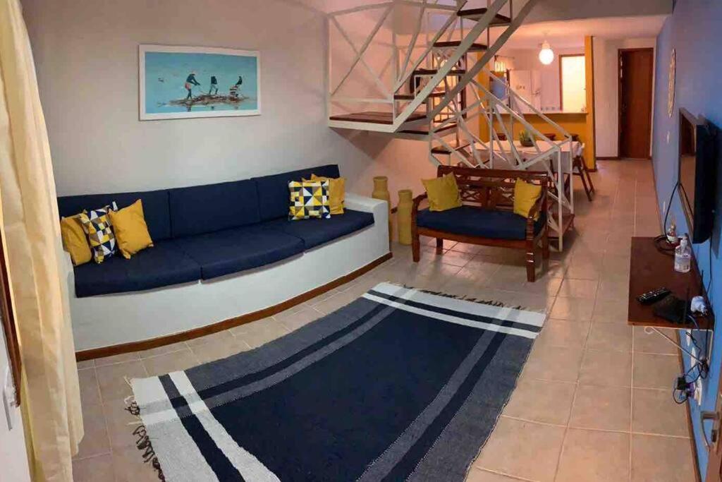 Casa em condomínio com lazer de frente para praia