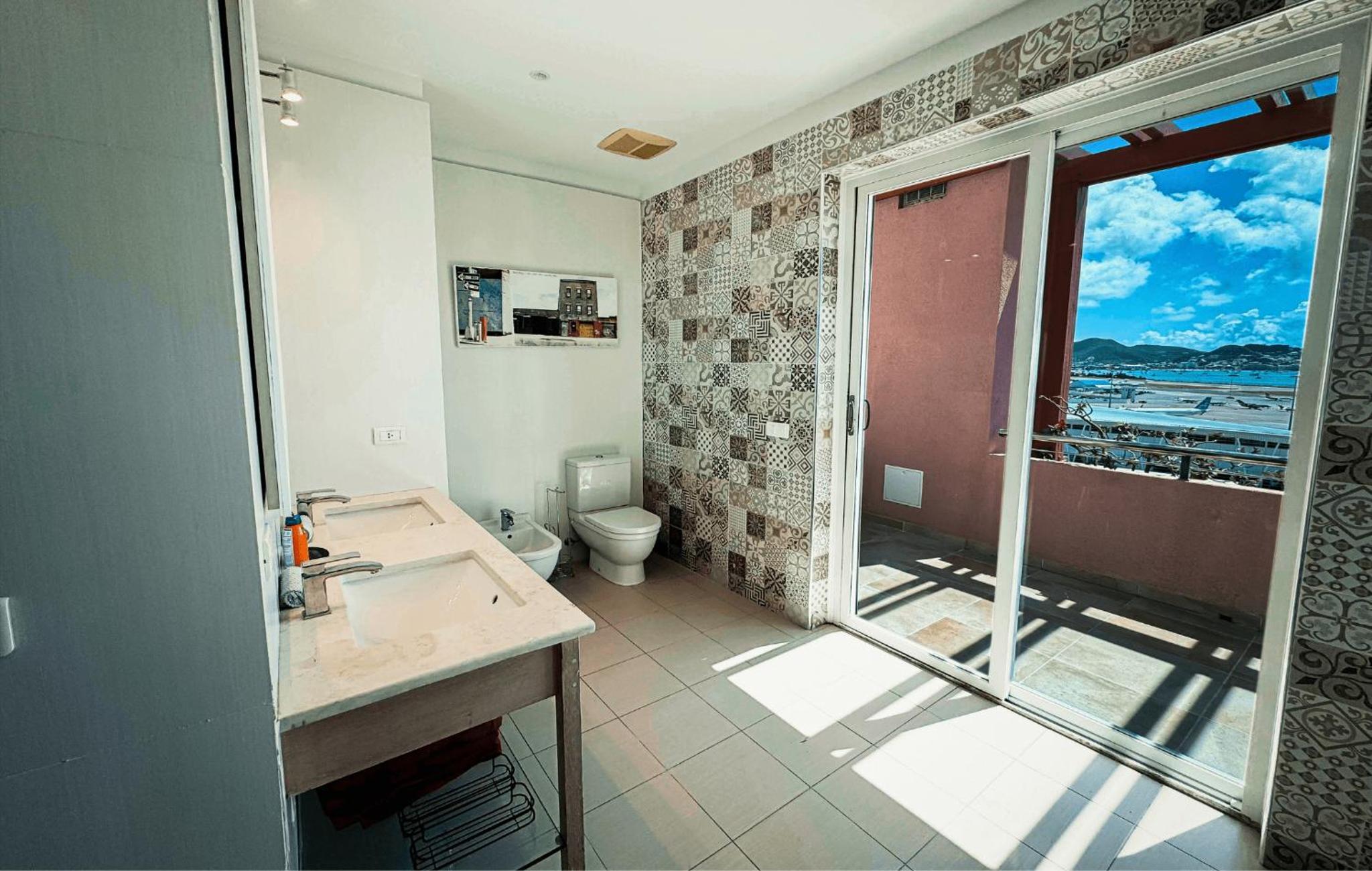 Penthouse 4-bedroom with Private pool view 3
