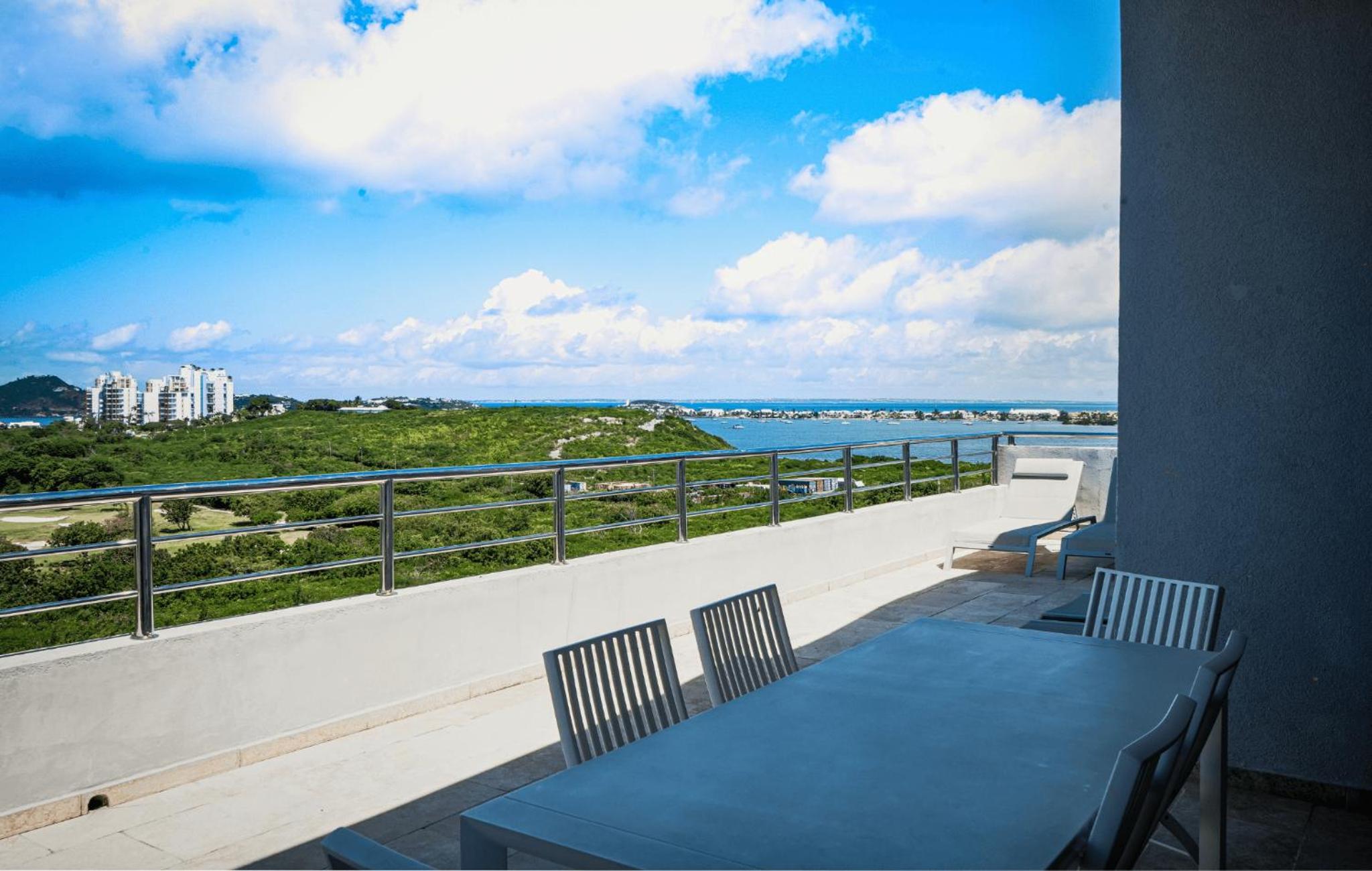 Penthouse 4-bedroom with Private pool view 5