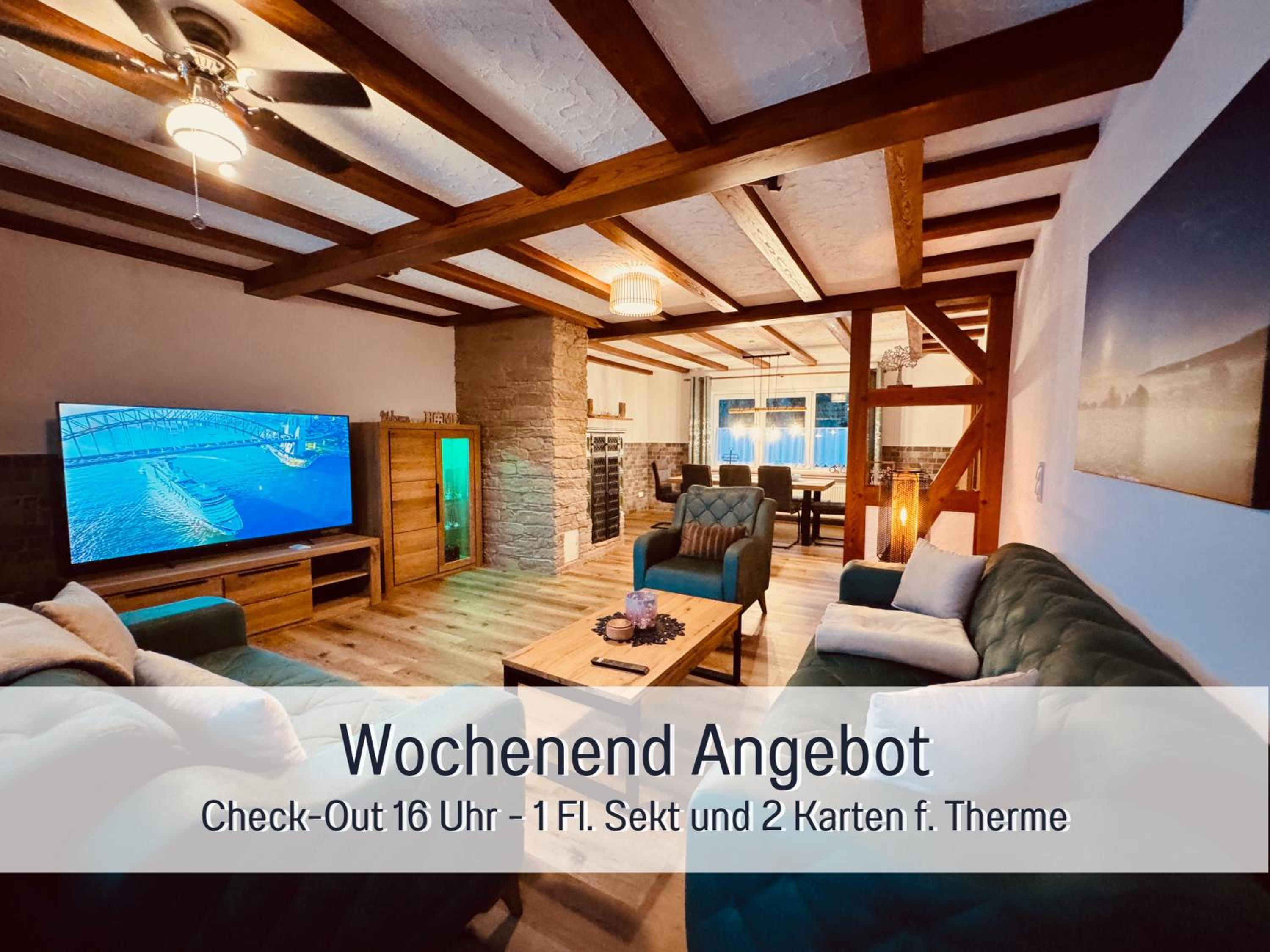 Großes Ferienhaus für 12 -17 Personen mit Whirlpool - Spielzimmer und Garten