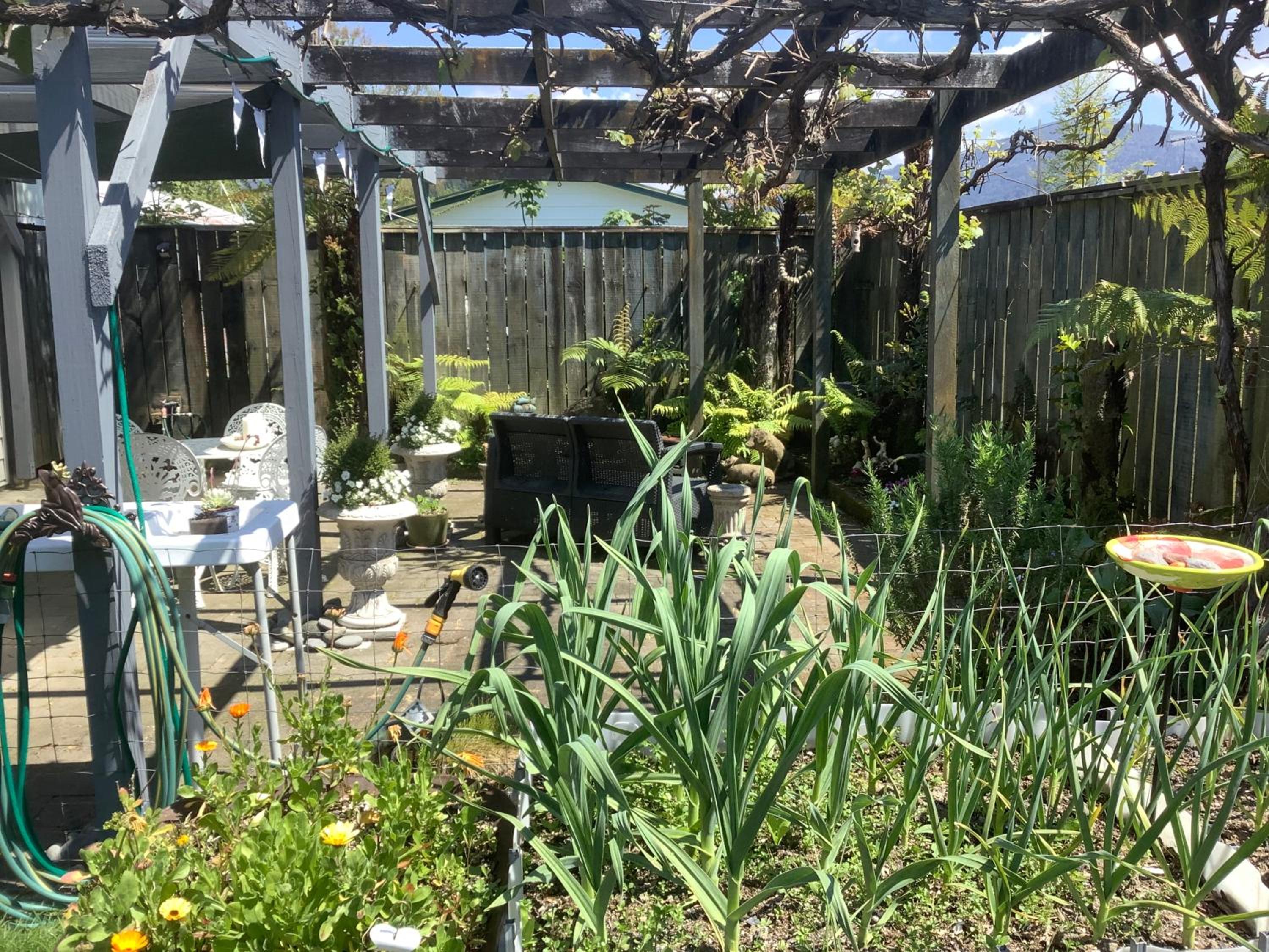 Anglers Adventure Paradise BNB Wifi Parking view 3