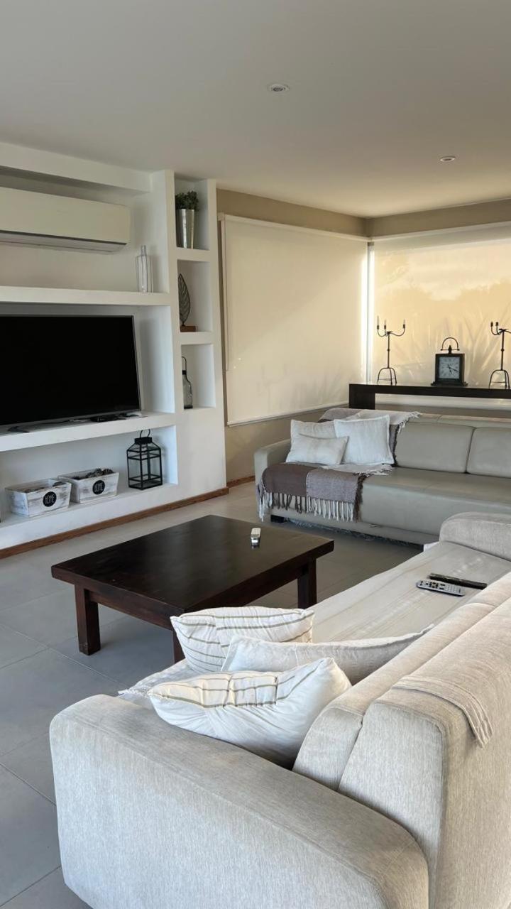 Exclusivo Chalet con Vista al Lago