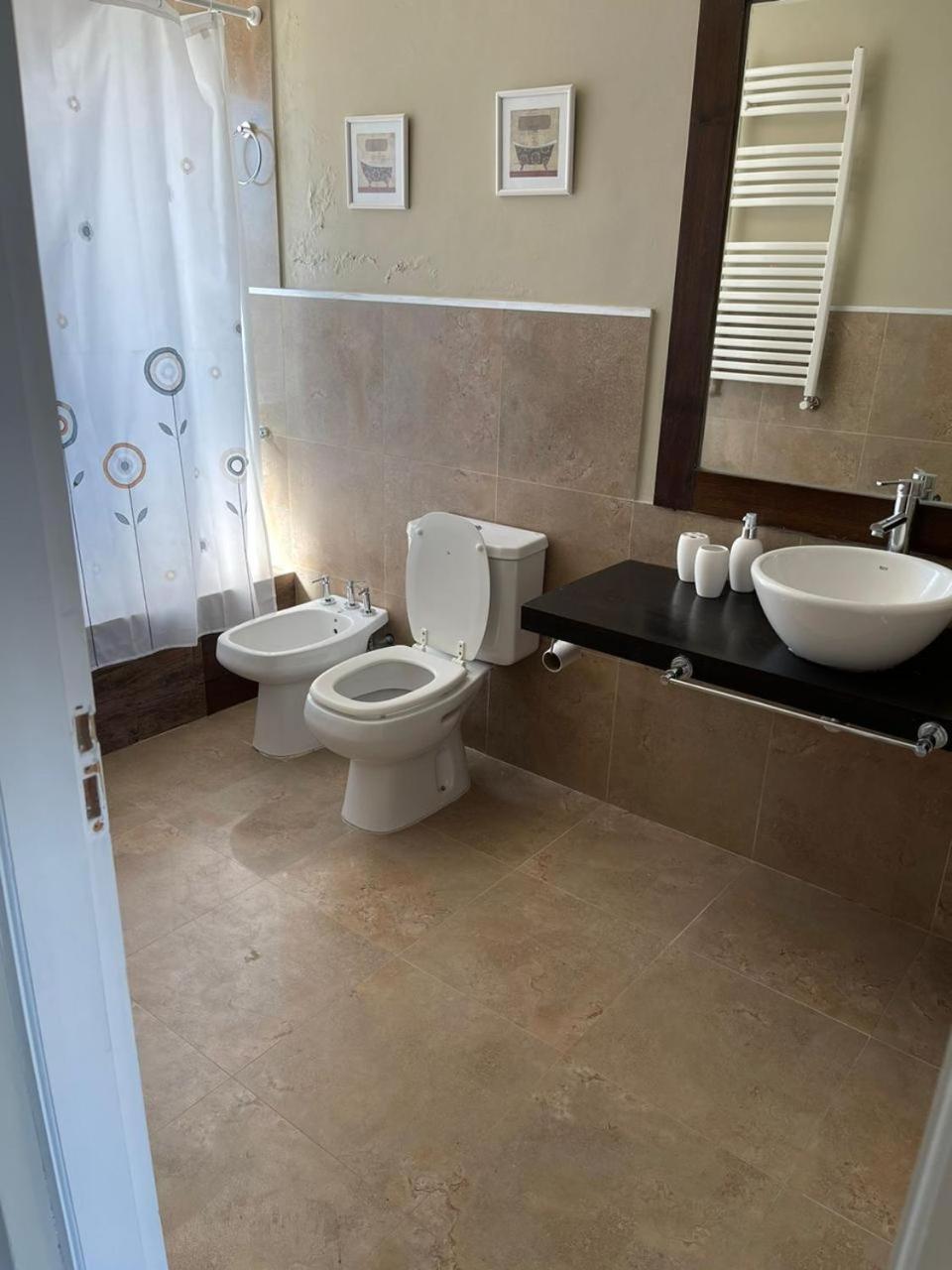 Exclusivo Chalet con Vista al Lago