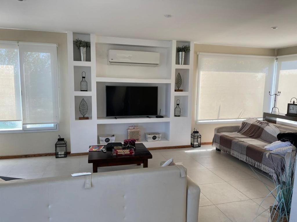 Exclusivo Chalet con Vista al Lago