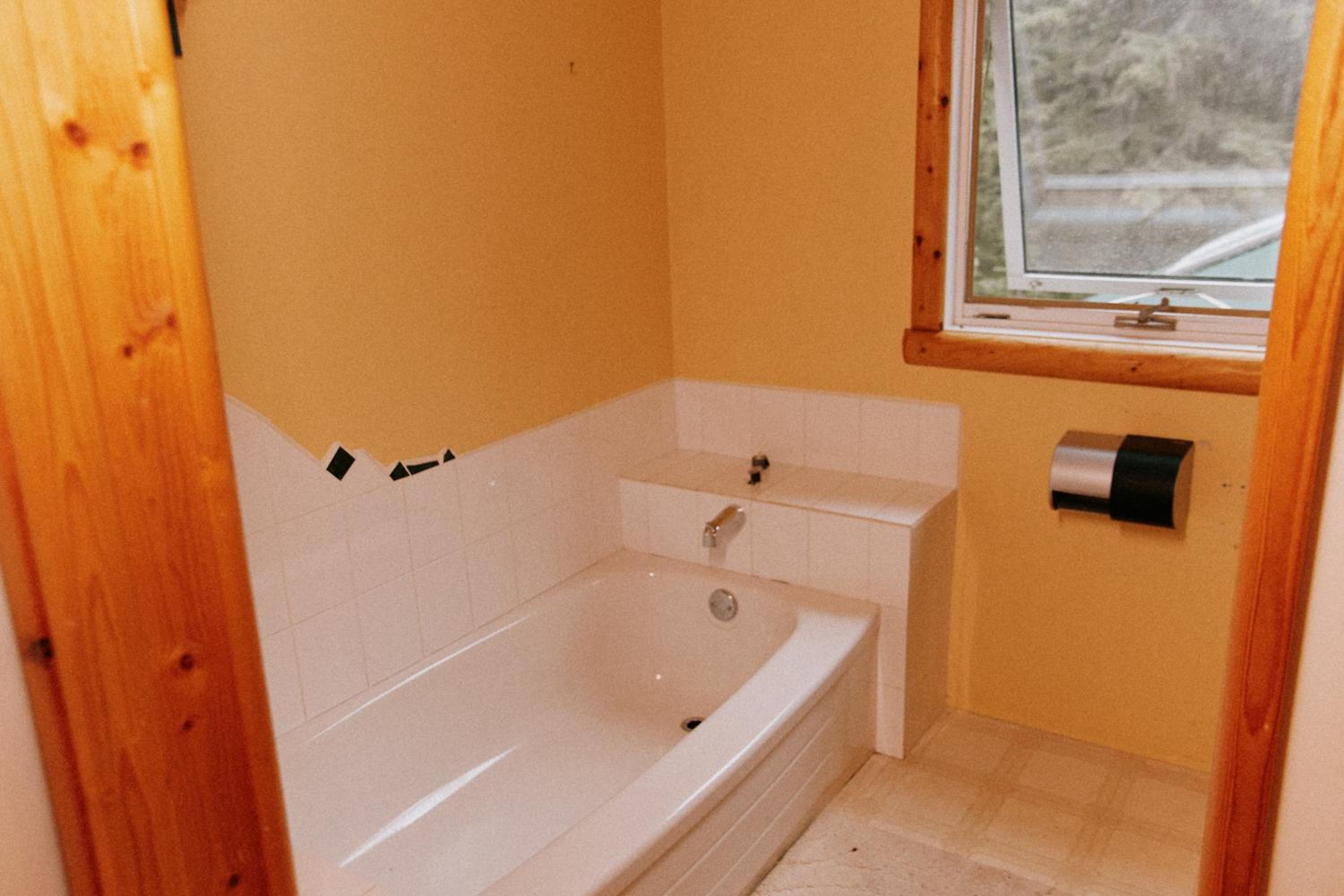 Rustic Executive Cabin at Beaverfoot