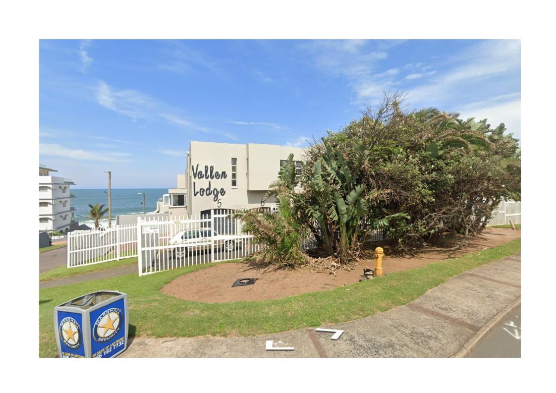 Sunseaker- Beachfront Complex view 4