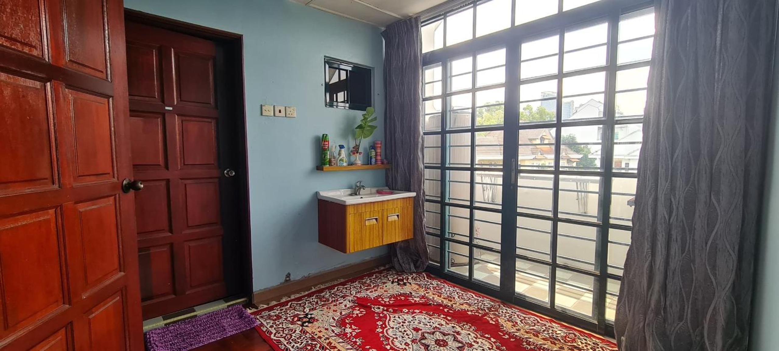Private TTDI Villa Pool & BBQ, Pingpong table, 6BR, Sleeps 25pax and family friendly