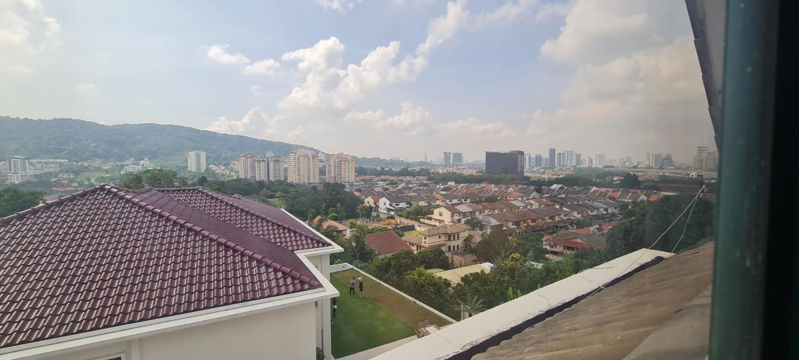 Private TTDI Villa Pool & BBQ, Pingpong table, 6BR, Sleeps 25pax and family friendly