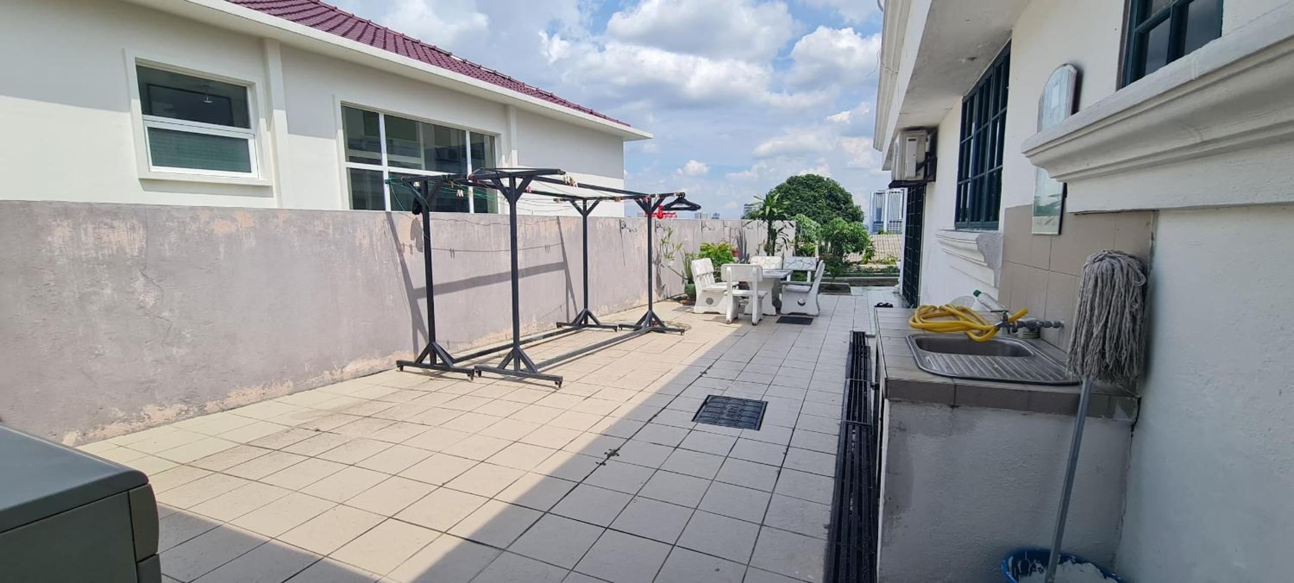 Private TTDI Villa Pool & BBQ, Pingpong table, 6BR, Sleeps 25pax and family friendly