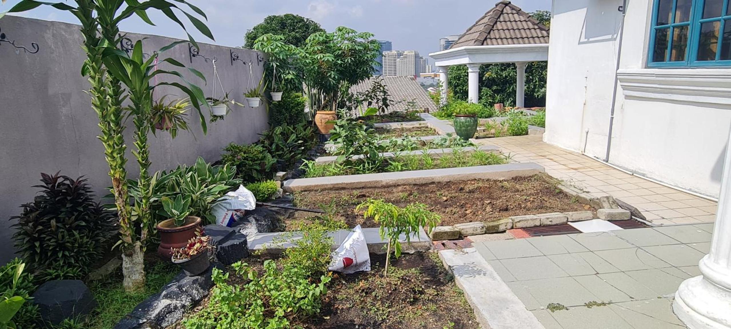 Private TTDI Villa Pool & BBQ, Pingpong table, 6BR, Sleeps 25pax and family friendly