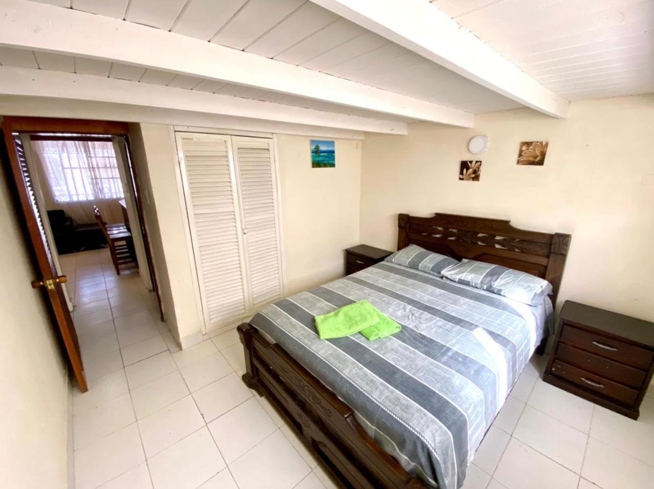 Aptos Limsor Beach-Vista al Mar