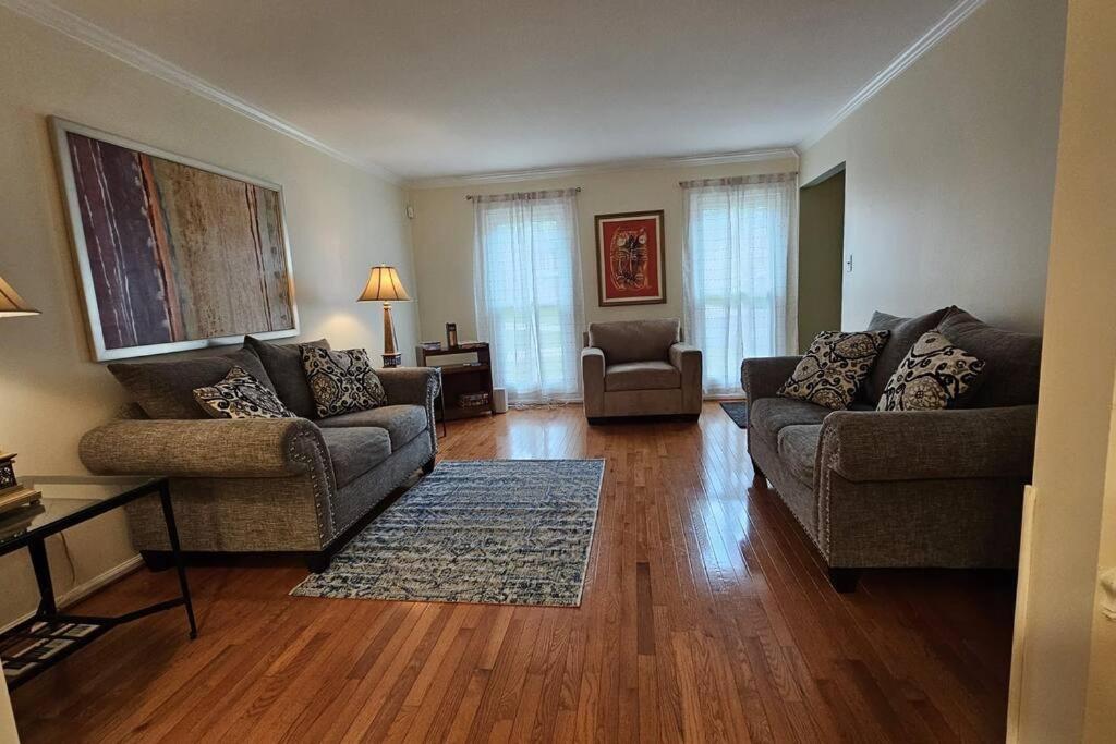 Charming Retreat at Silver Spring view 5