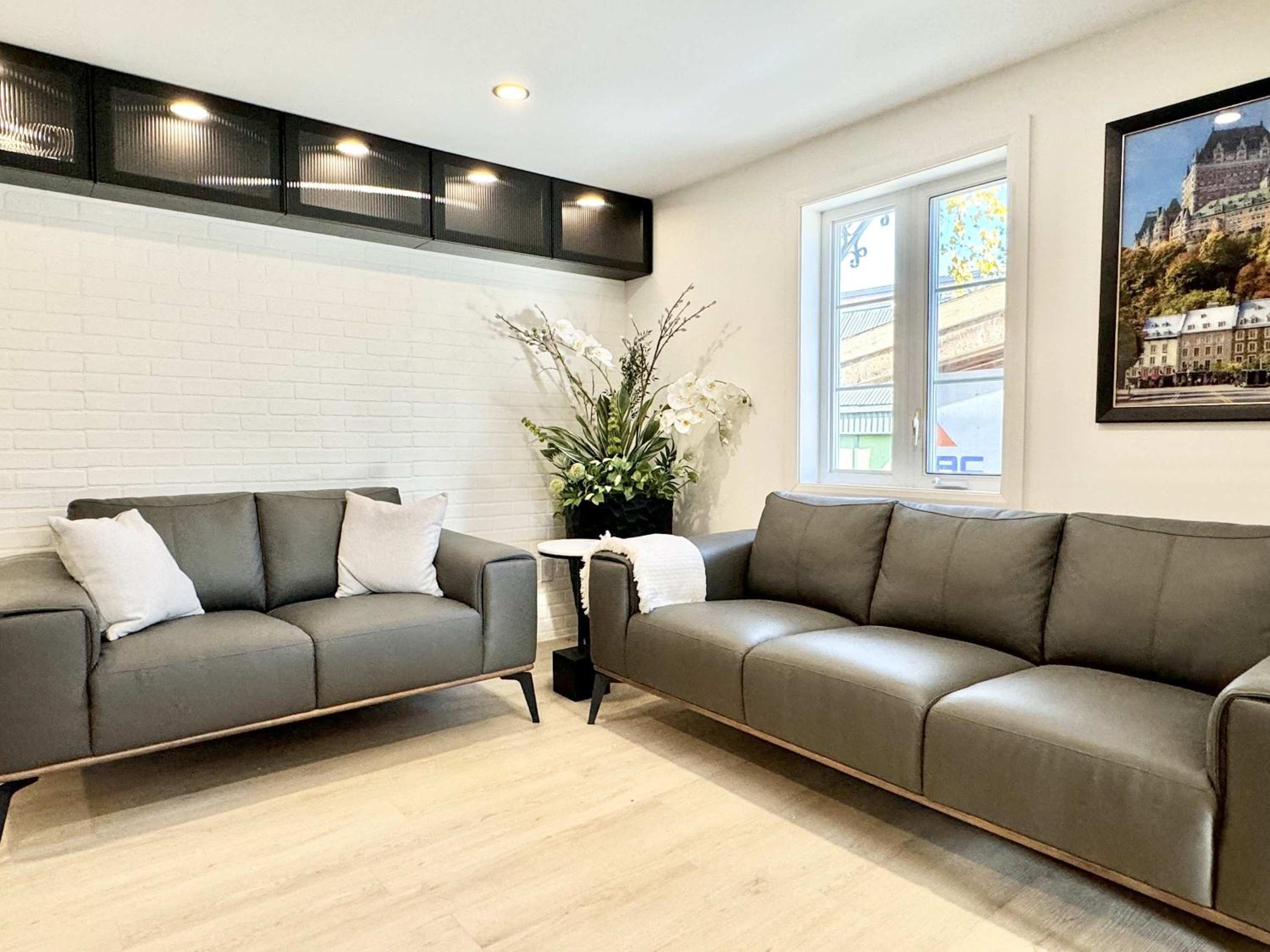 The Royal Suite - Hot Tub - Free EV Chrger