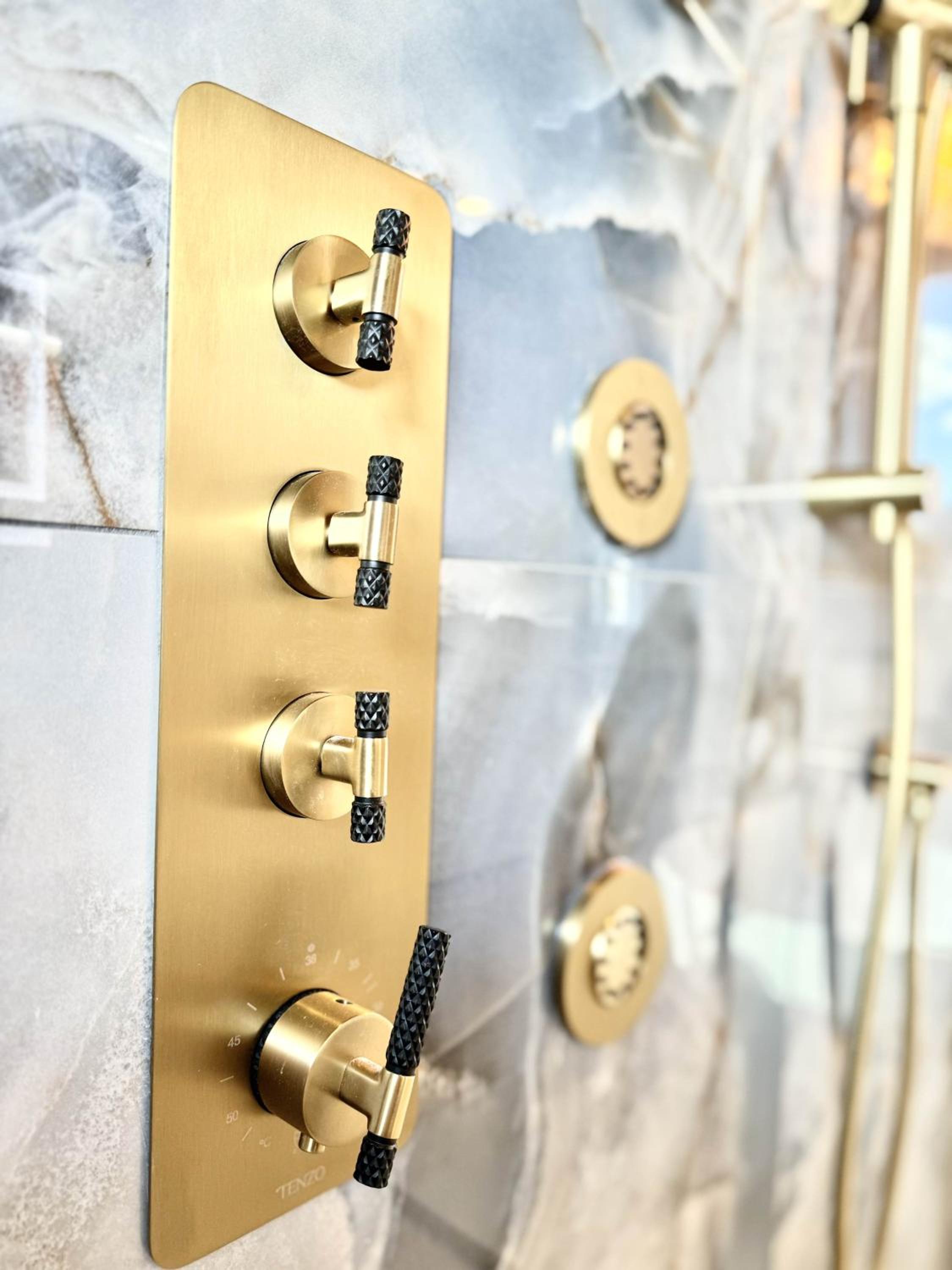 The Royal Suite - Hot Tub - Free EV Chrger