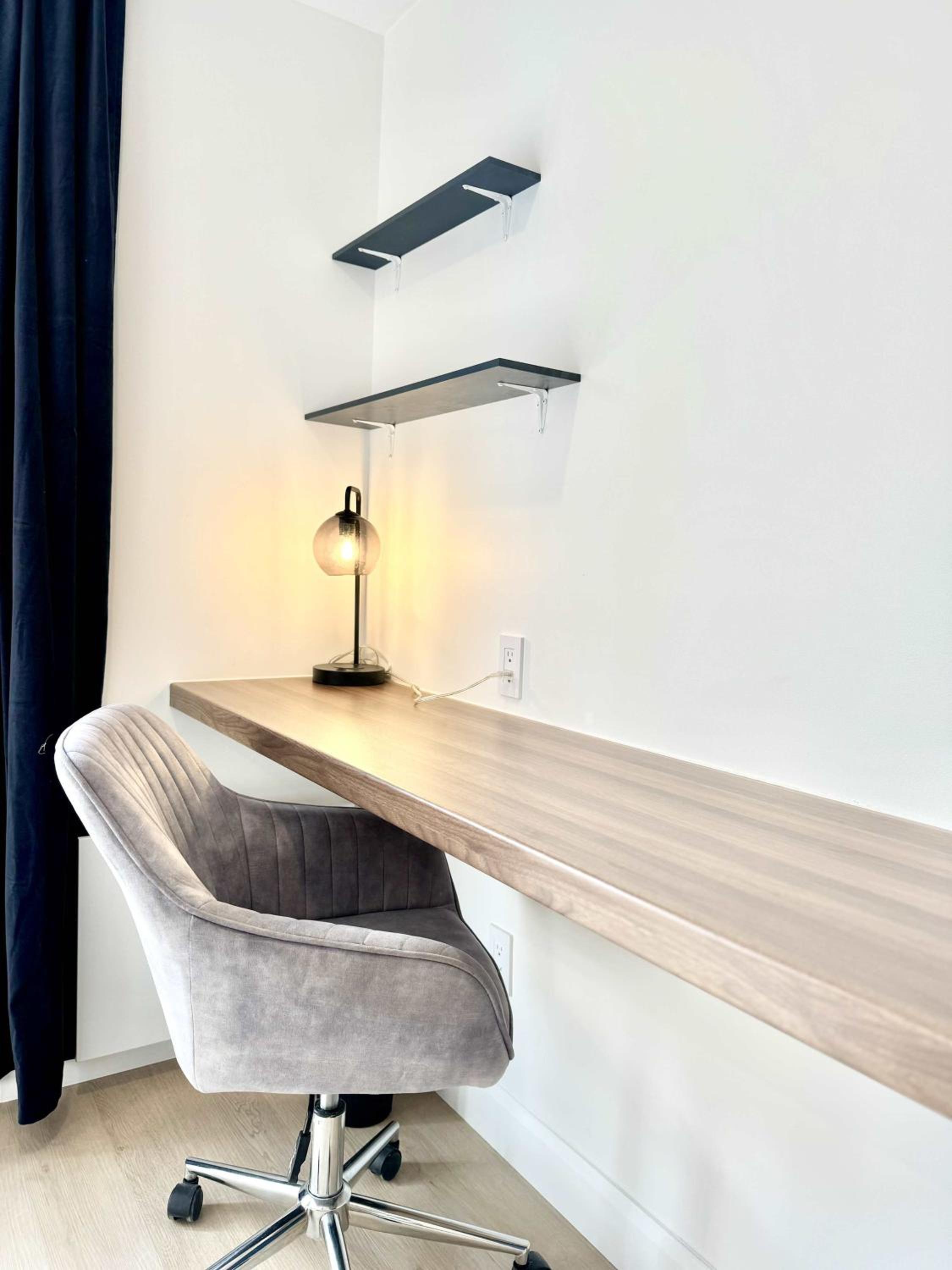 The Royal Suite - Hot Tub - Free EV Chrger