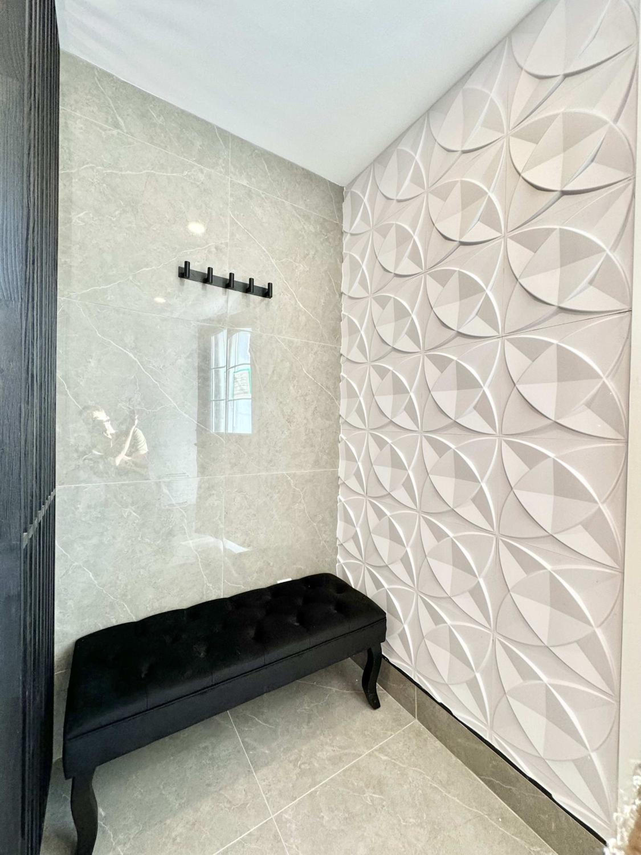 The Royal Suite - Hot Tub - Free EV Chrger