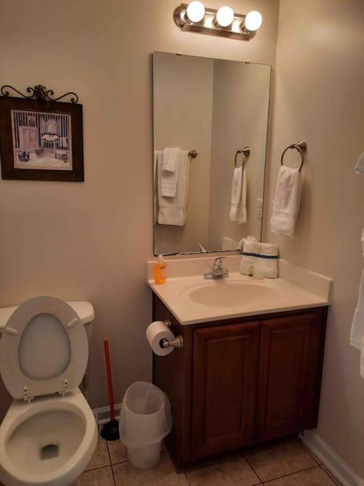Newly Upgraded 2-BR Cottage, 2 Blocks To Beach view 5