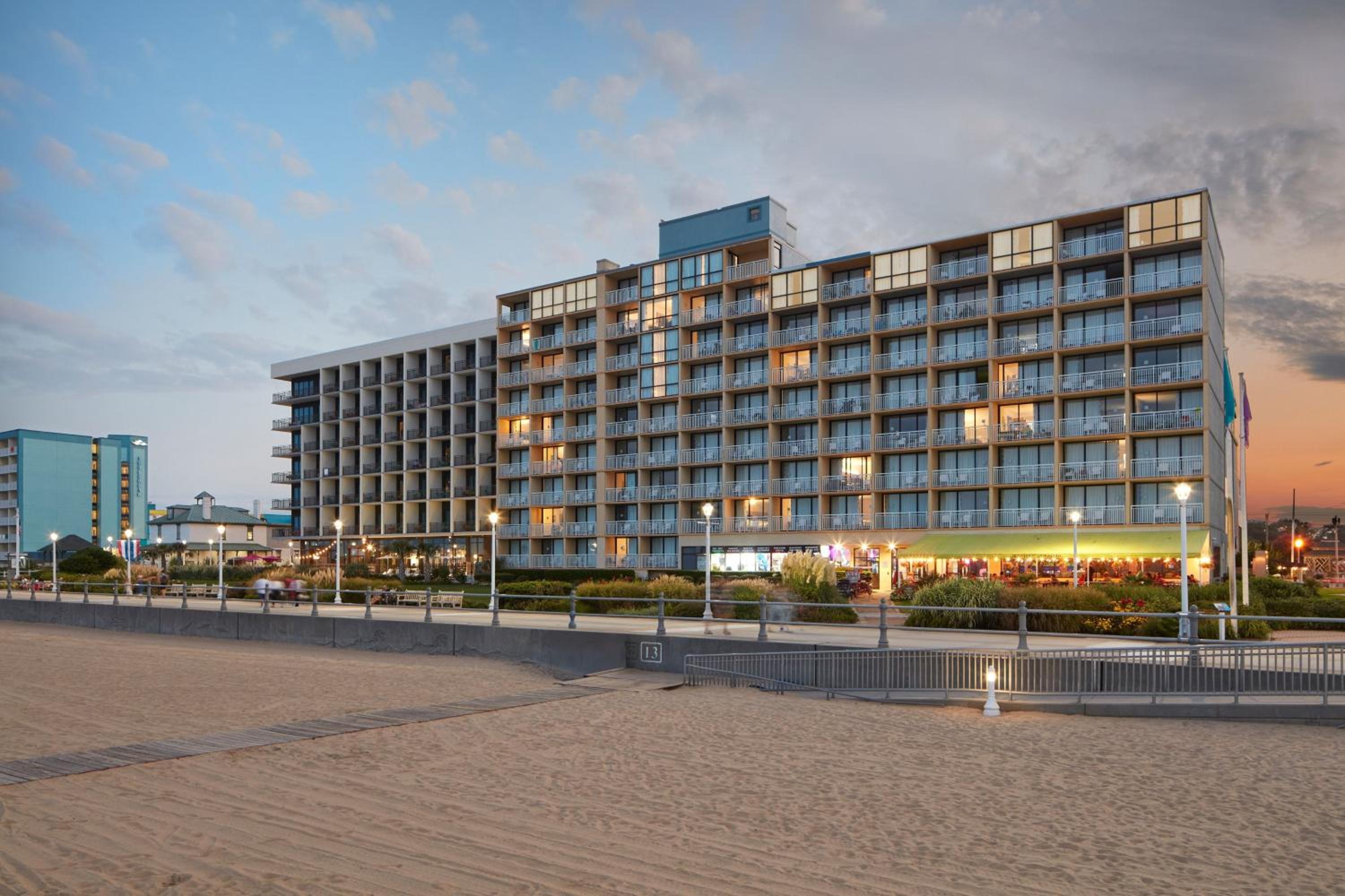 Hotel Four Points by Sheraton Virginia Beach Oceanfront - Image 1
