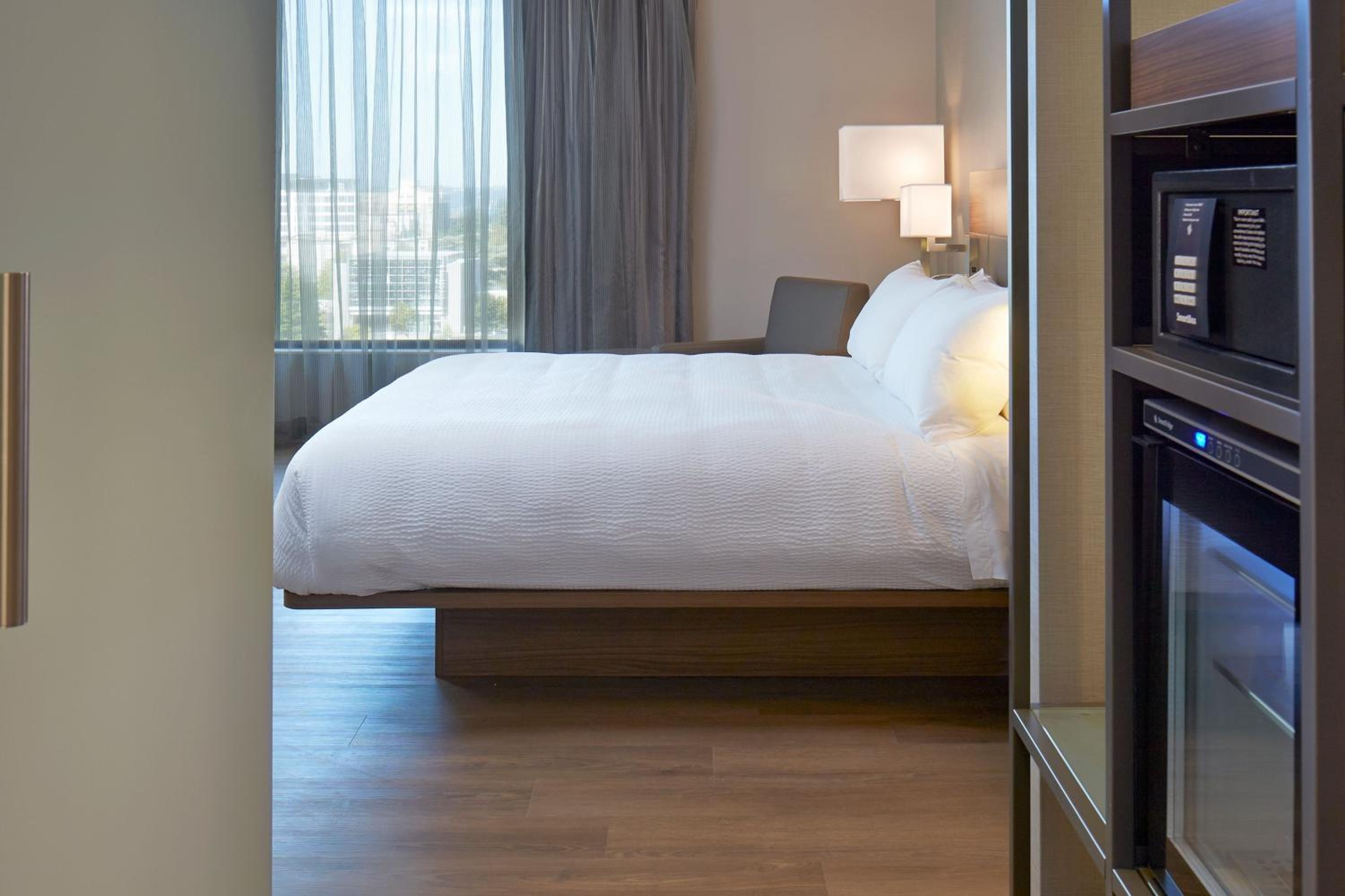 Seattle Vacations - AC Hotel by Marriott Seattle Bellevue/Downtown - Property Image 5