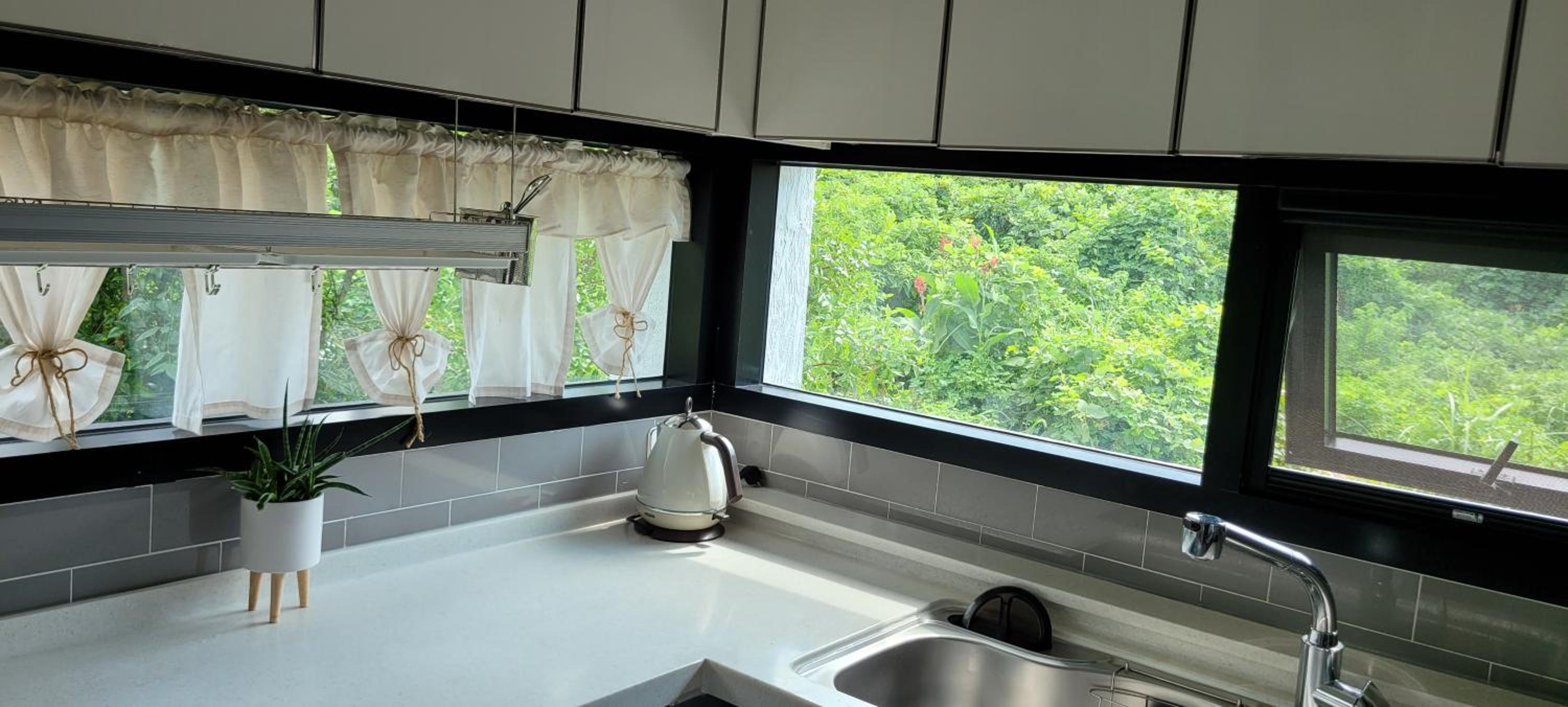 Saeville Stay view 3