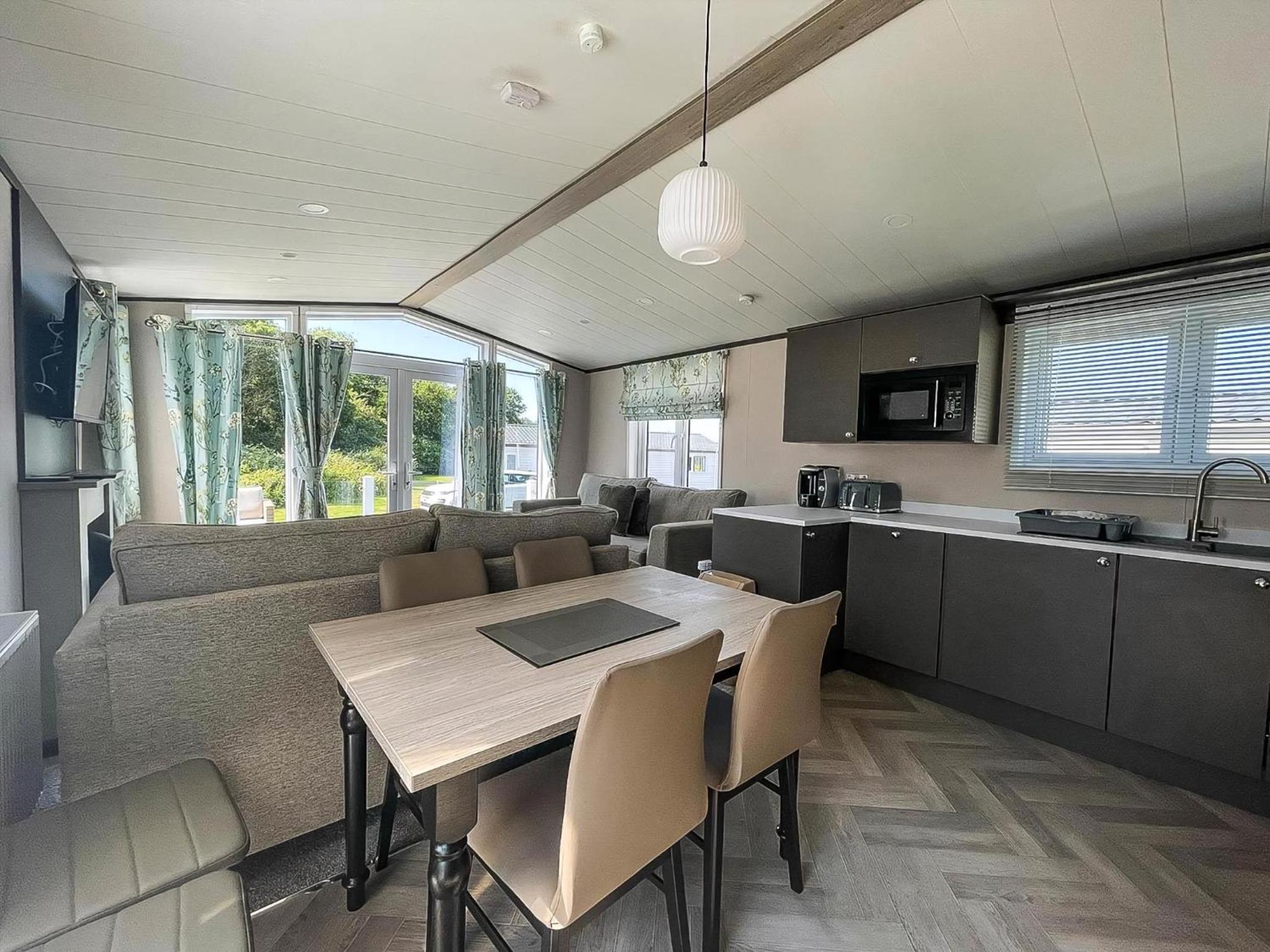 Beautiful Caravan With Decking At Carlton Meres Park, Suffolk Ref 60009Cl view 5