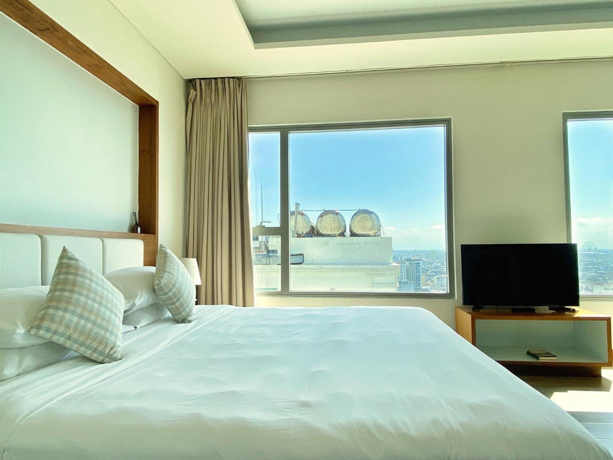 Romantic APT with SeaView - Beachfont view 5