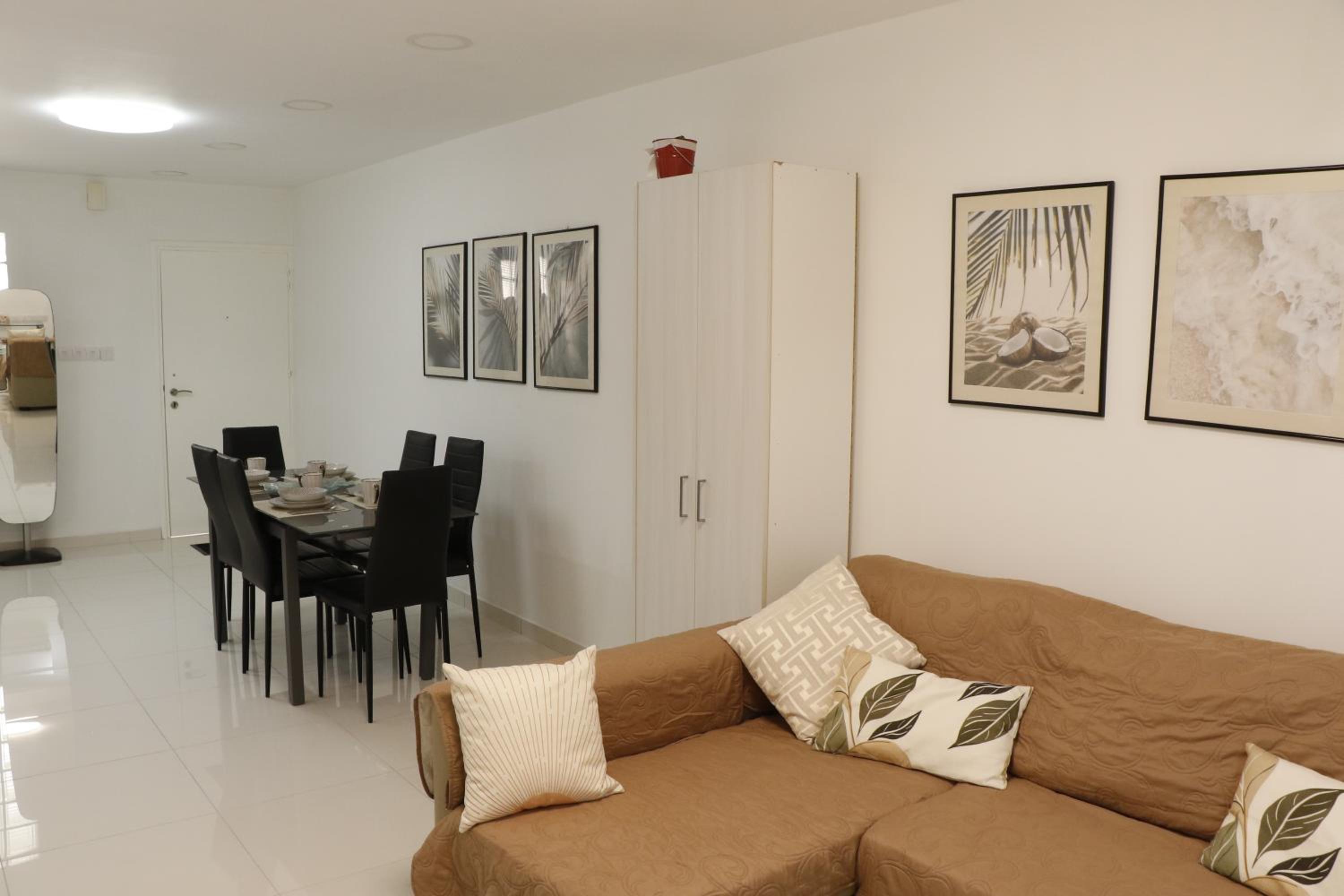 Spacious Apartment, NEAR PINIKOUDES BEACH