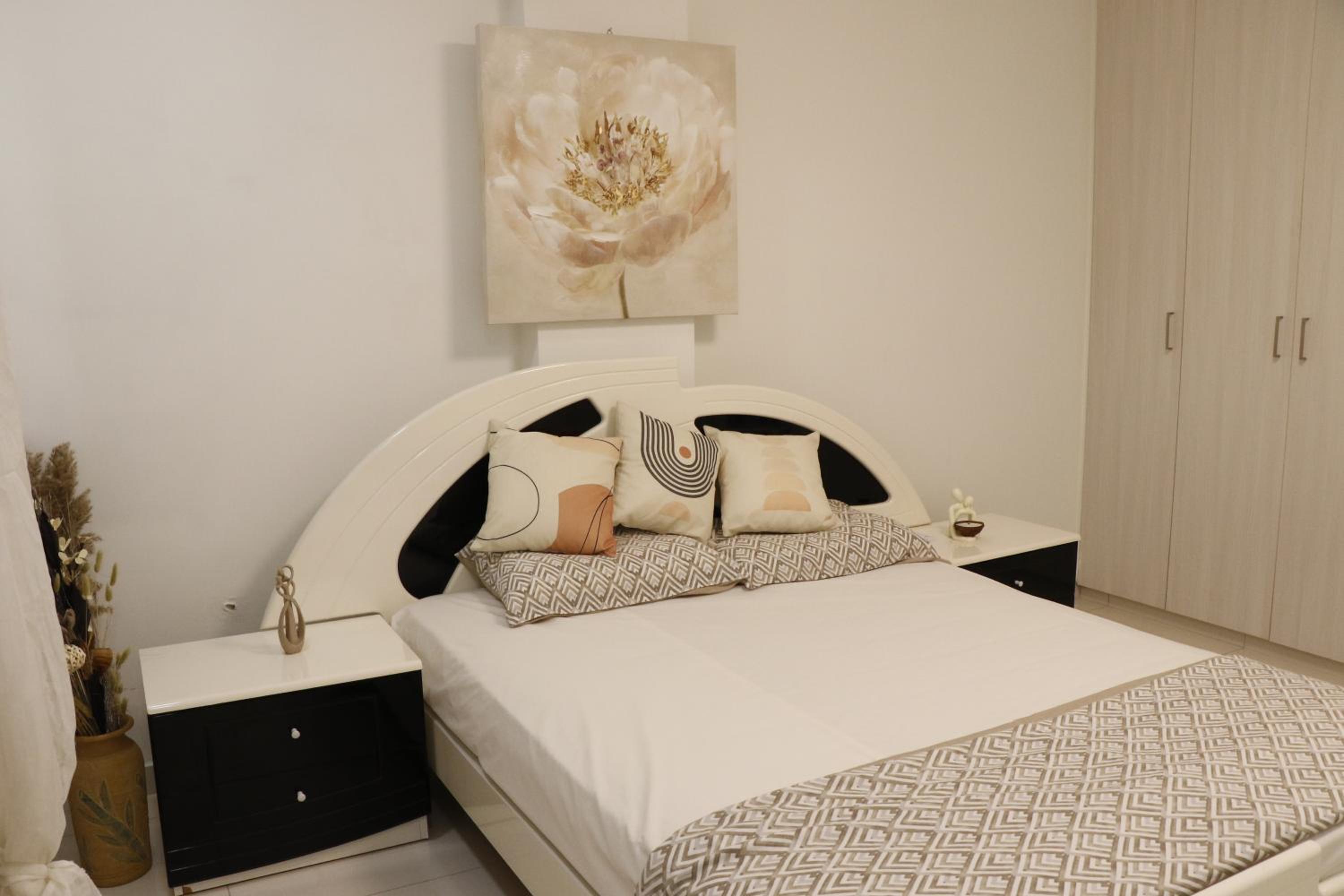 Spacious Apartment, NEAR PINIKOUDES BEACH