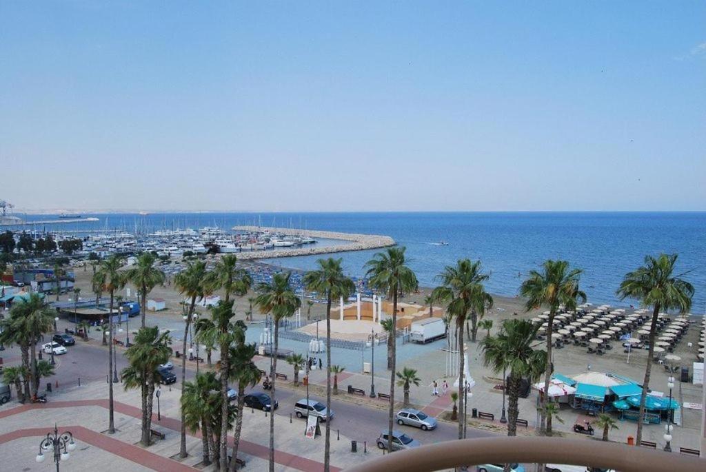 Spacious Apartment, NEAR PINIKOUDES BEACH