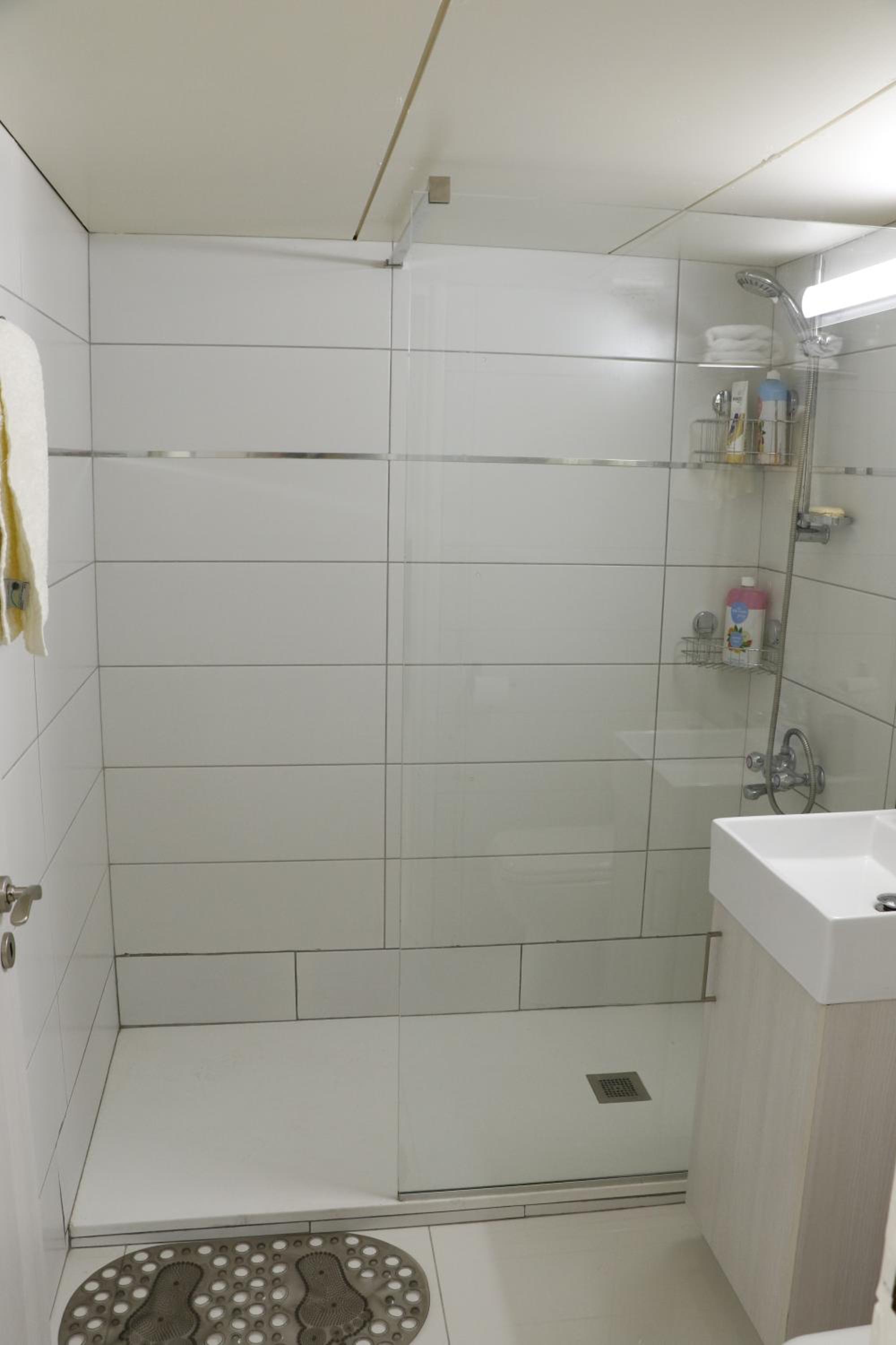 Spacious Apartment, NEAR PINIKOUDES BEACH