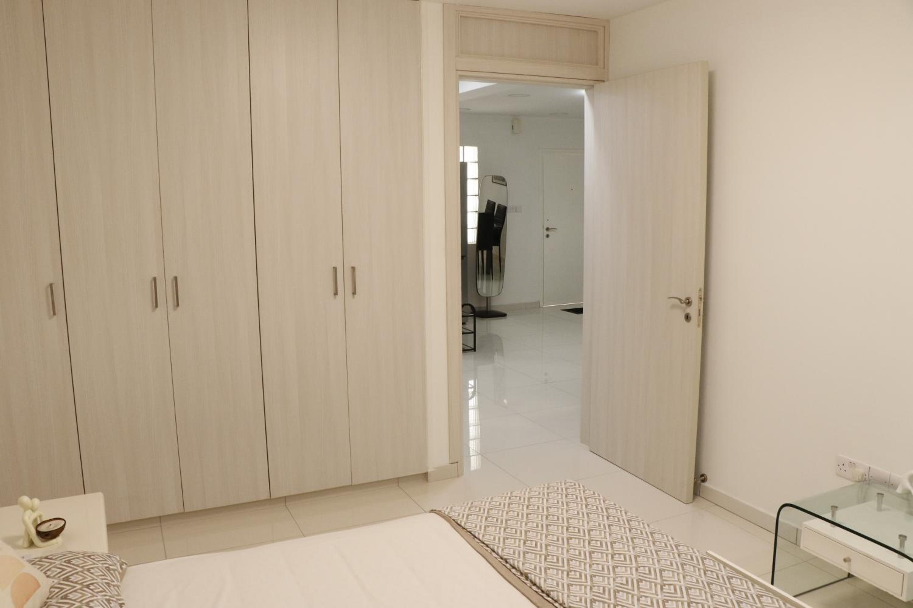 Spacious Apartment, NEAR PINIKOUDES BEACH