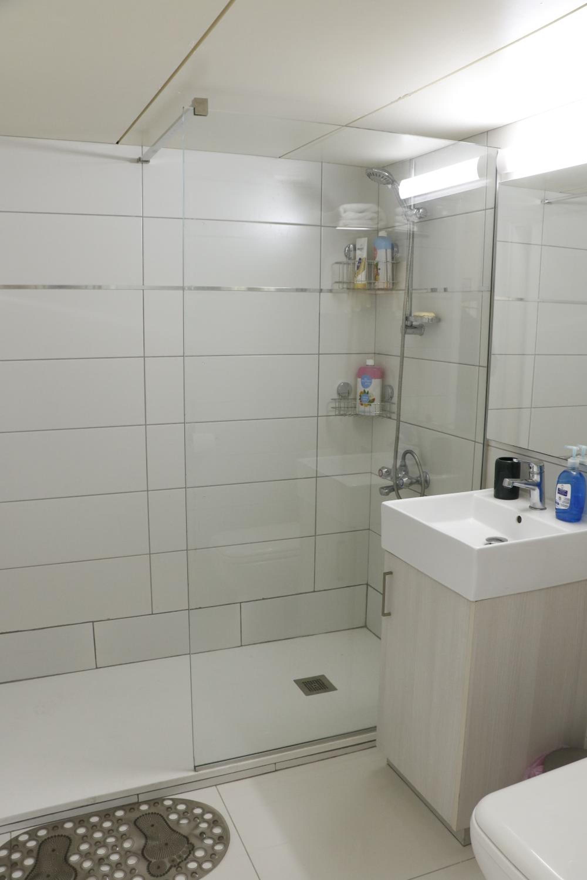 Spacious Apartment, NEAR PINIKOUDES BEACH