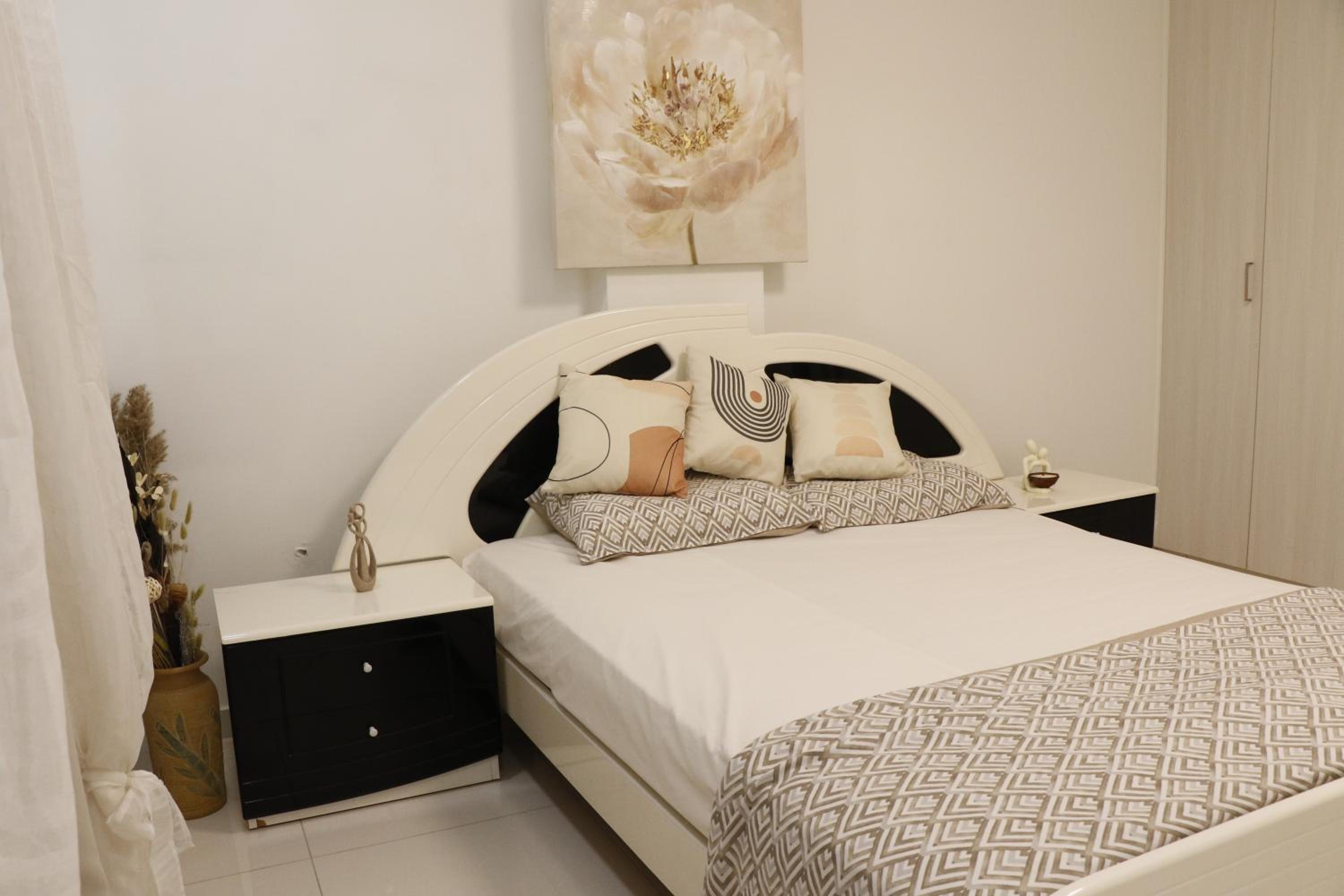 Spacious Apartment, NEAR PINIKOUDES BEACH
