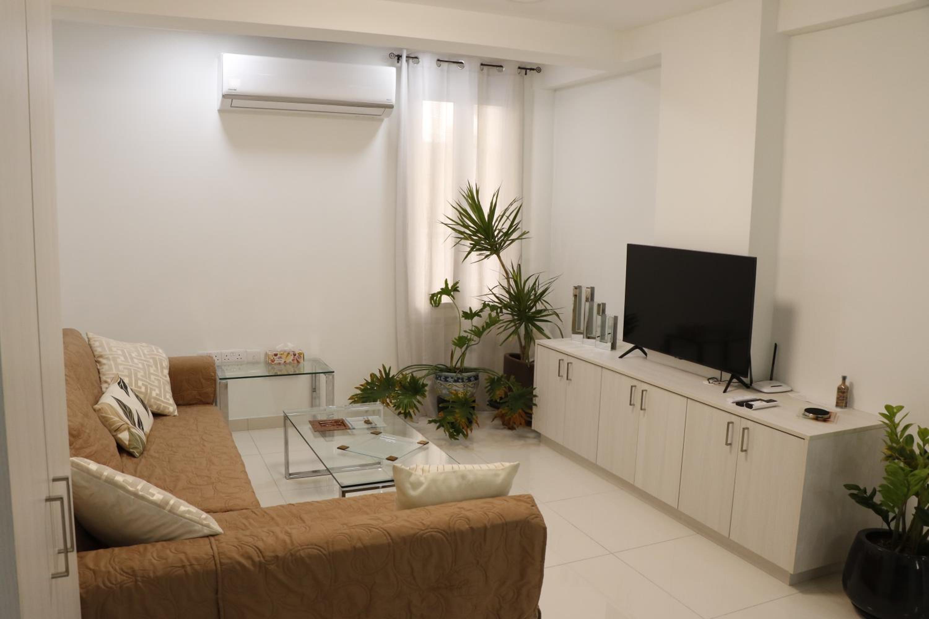 Spacious Apartment, NEAR PINIKOUDES BEACH