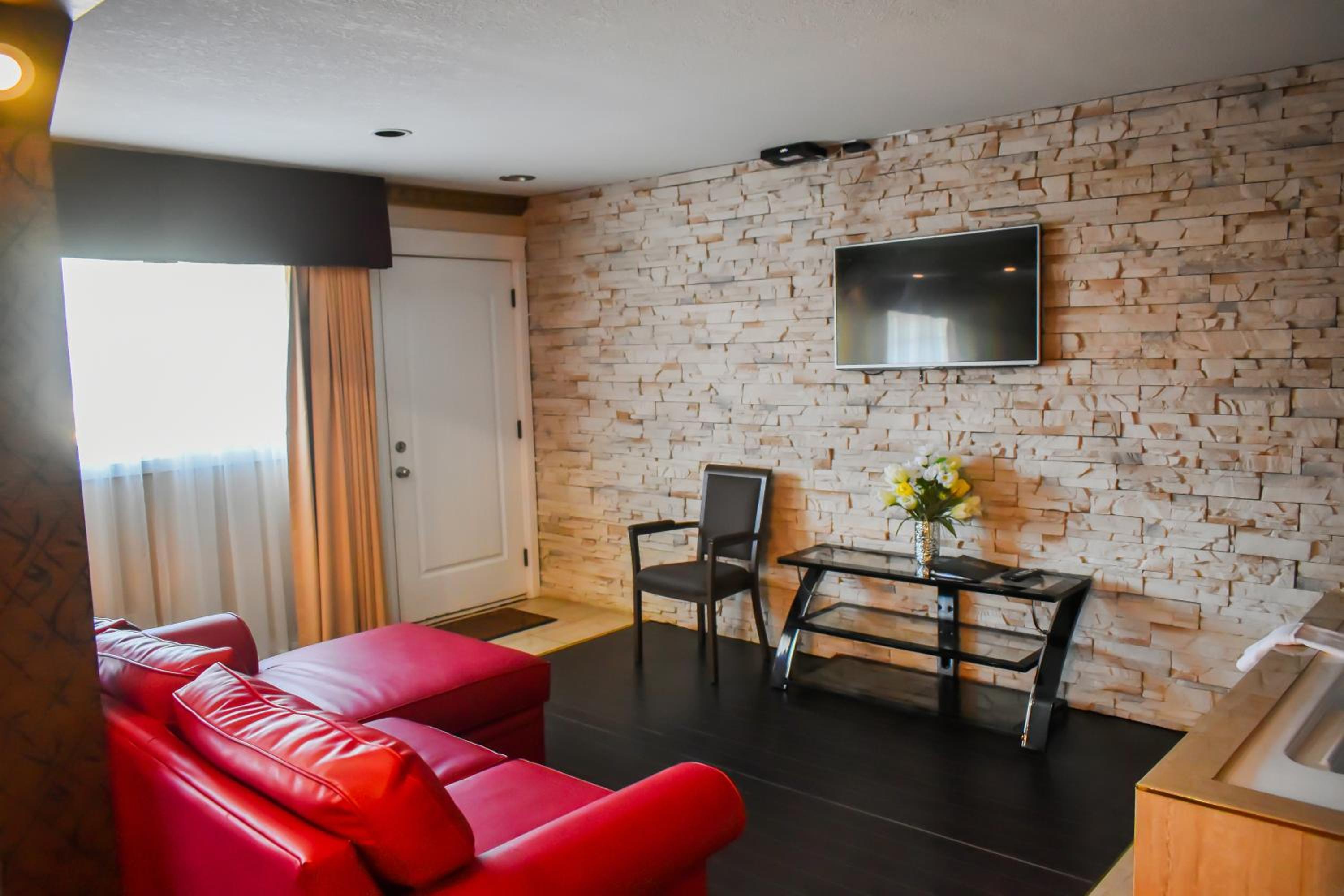 Days Inn by Wyndham Sylvan Lake