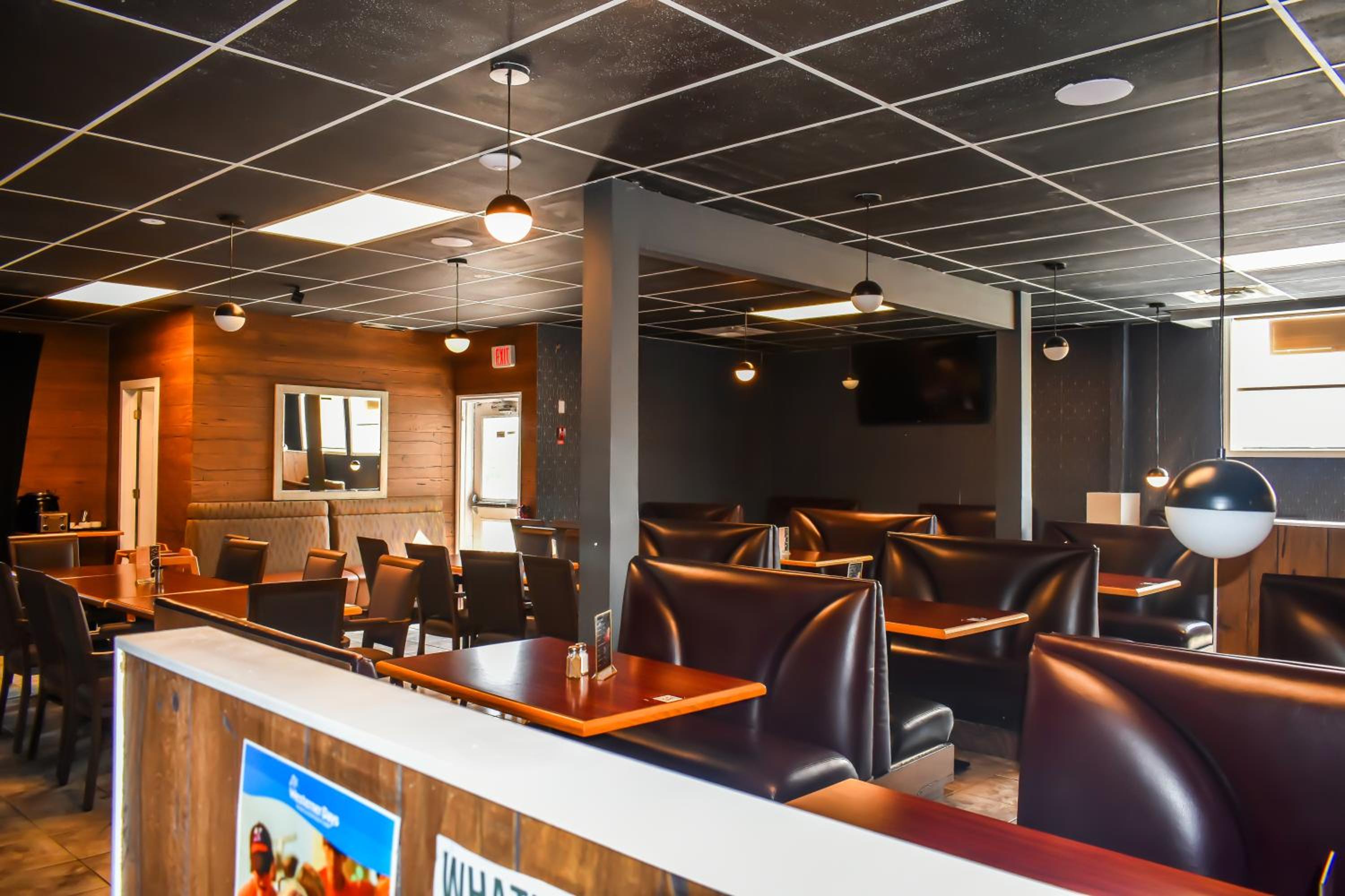 Days Inn by Wyndham Sylvan Lake