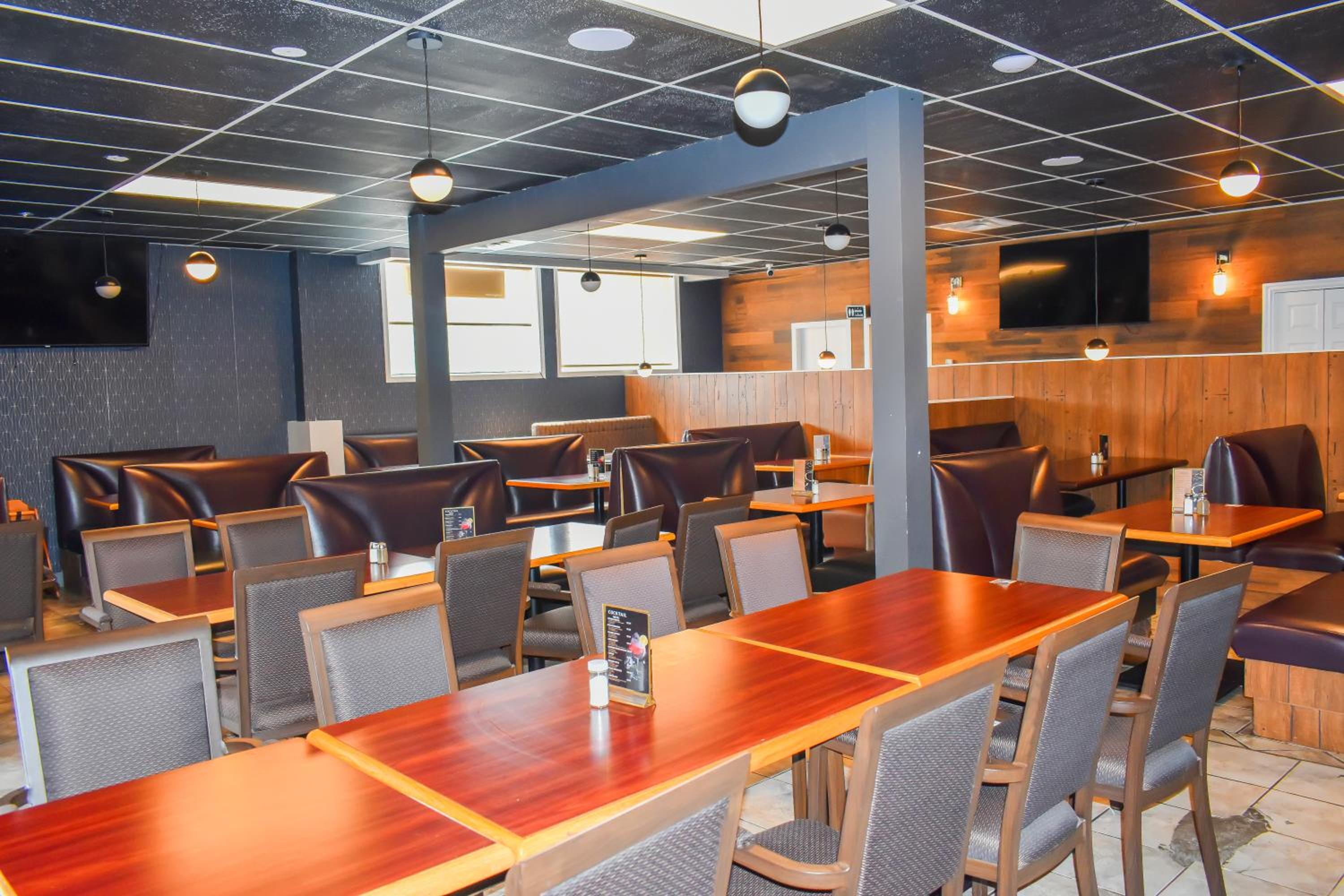 Days Inn by Wyndham Sylvan Lake