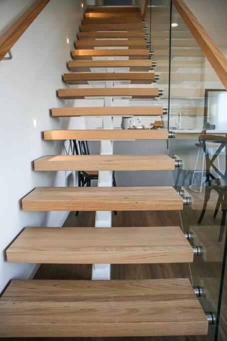 Modern Townhouse close to lake