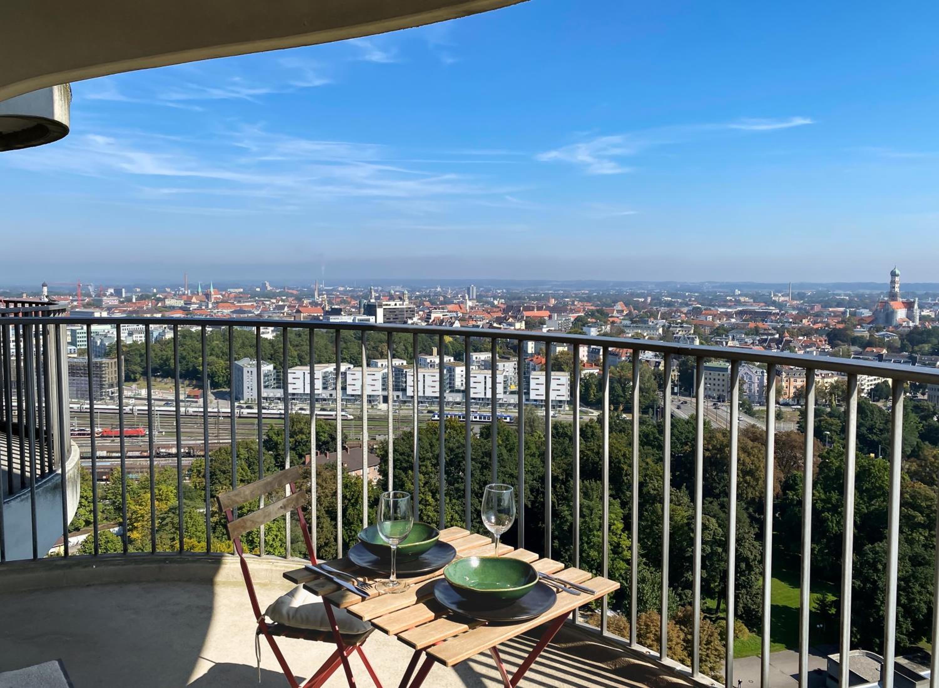 Studio an der Kongresshalle mit Blick über die Stadt