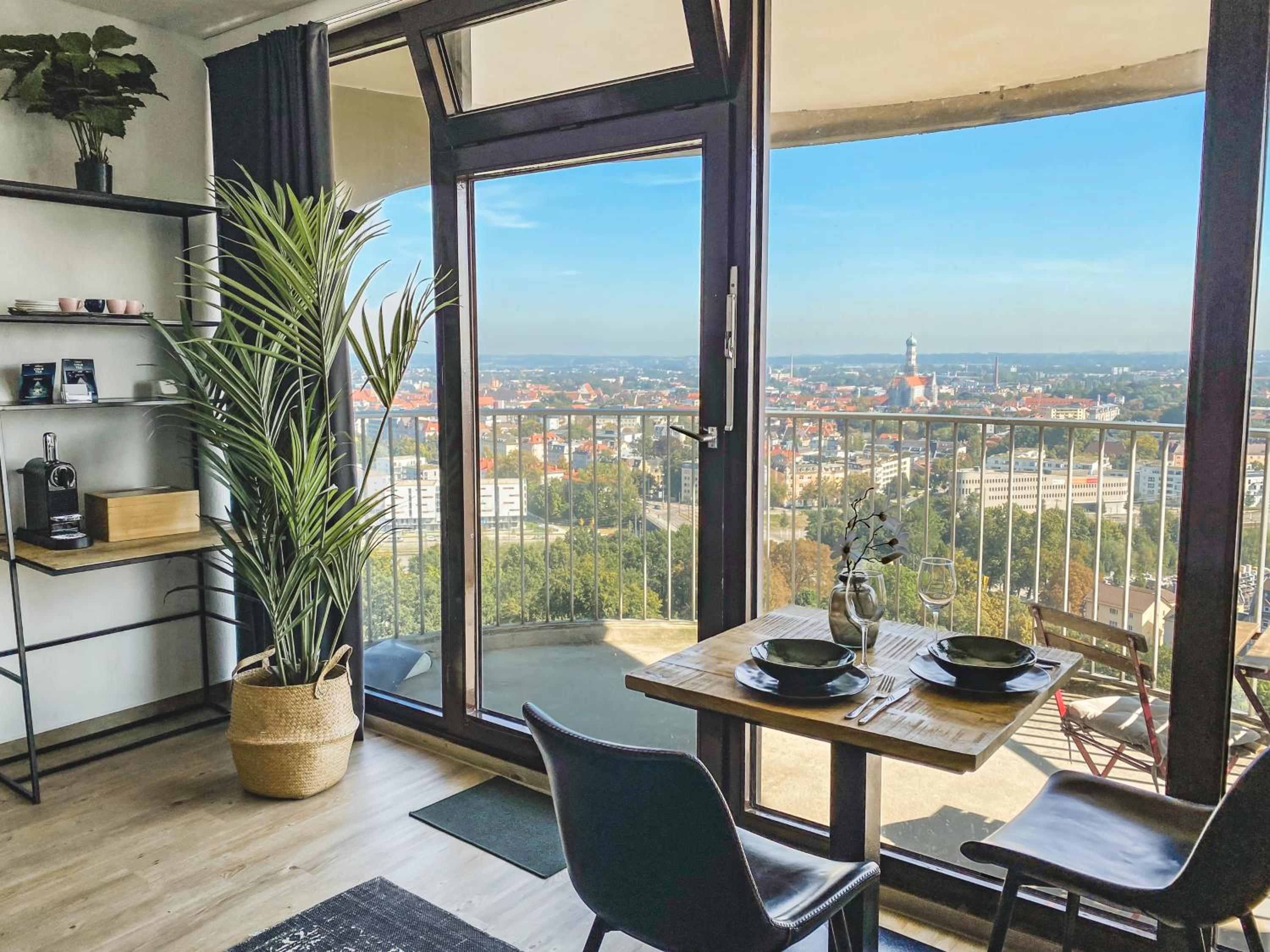 Studio an der Kongresshalle mit Blick über die Stadt