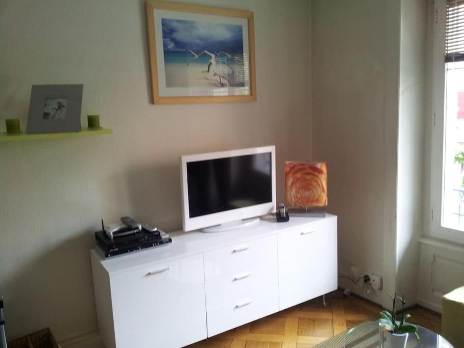 8 minutes walking from Lausanne Train station