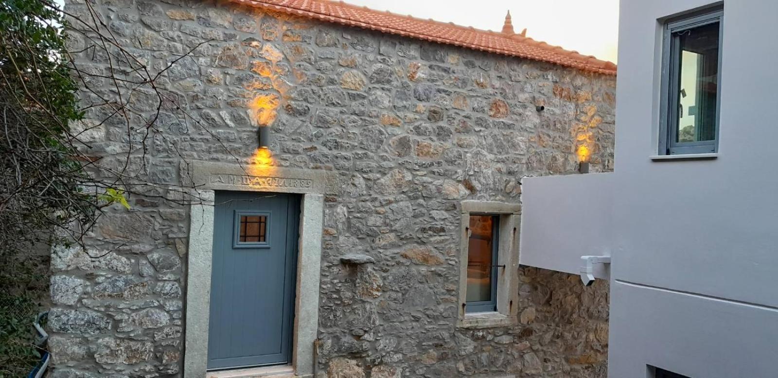 Kenezakia houses