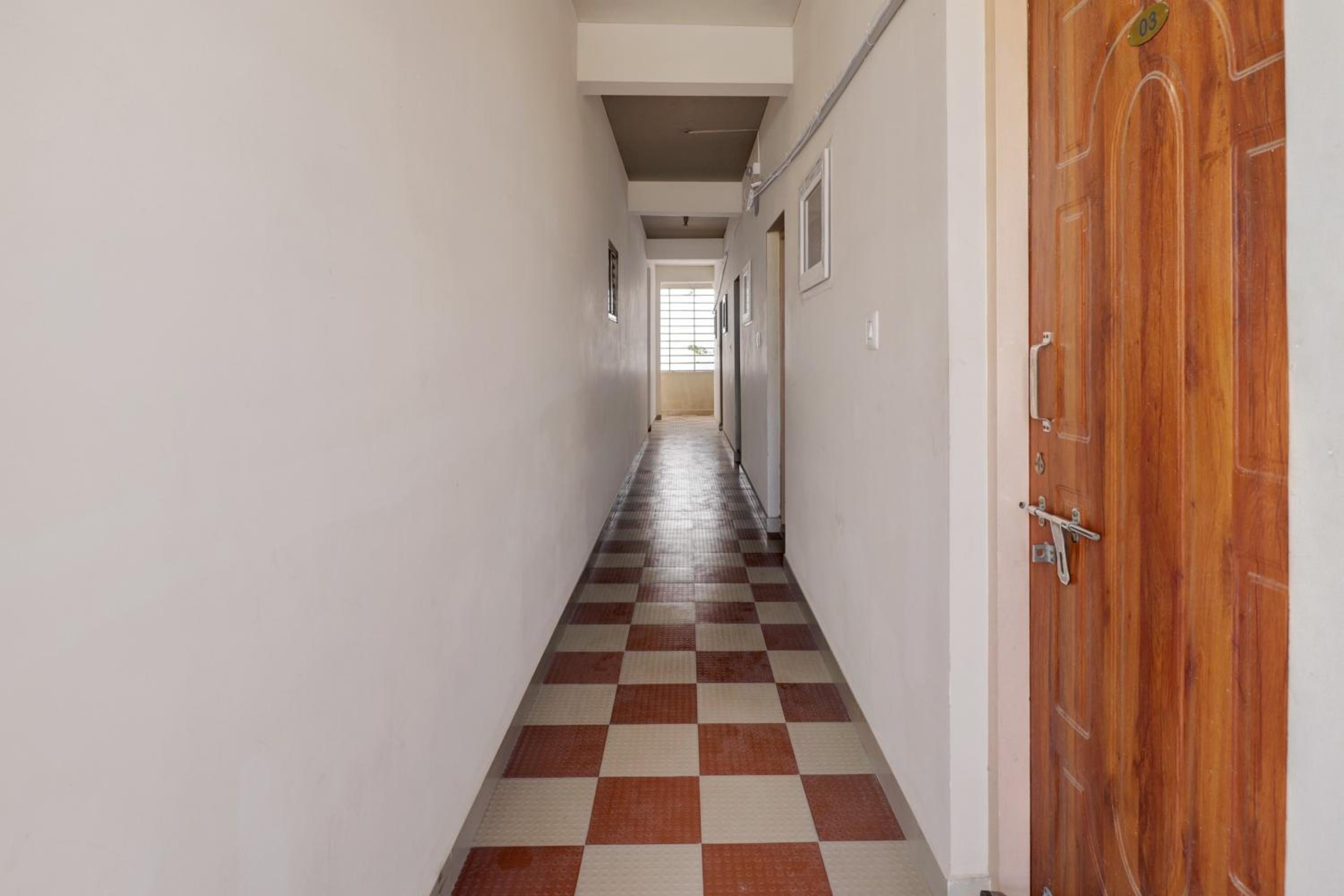 Hotel O PREETHI BOARDING & LODGING