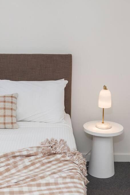 Heart of Bentleigh Apartments by Ready Set Host