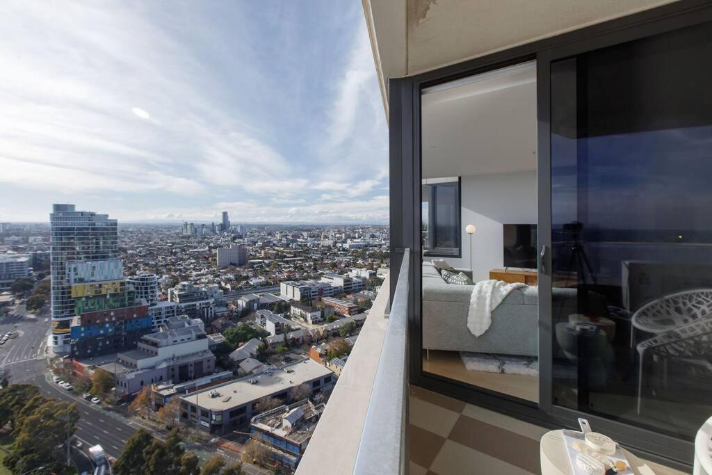 Lux Sky High Beachside Haven Apartments by Ready Set Host