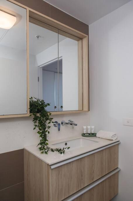 Lux Sky High Beachside Haven Apartments by Ready Set Host