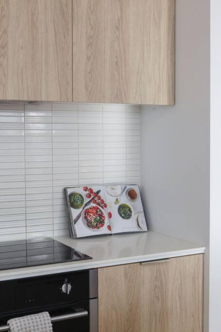 Lux Sky High Beachside Haven Apartments by Ready Set Host