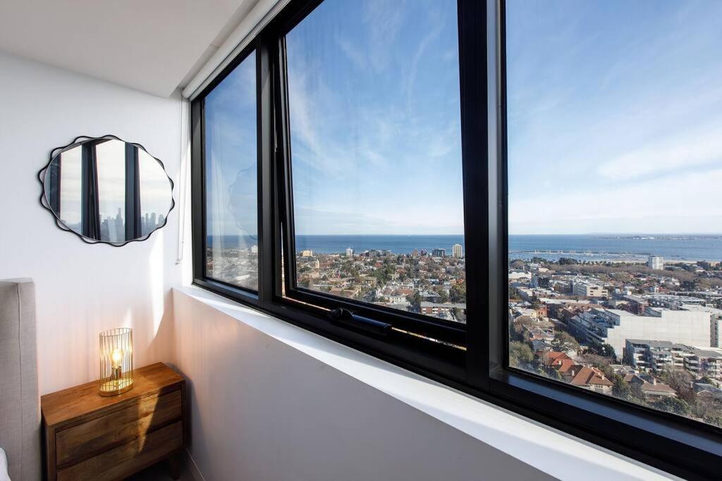 Lux Sky High Beachside Haven Apartments by Ready Set Host