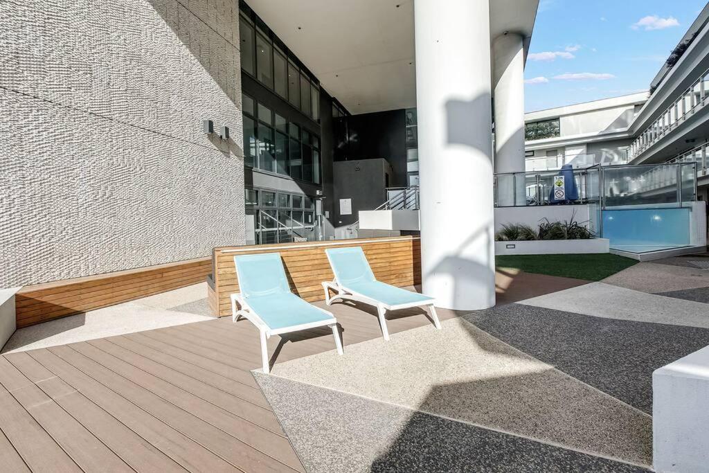 Lux Sky High Beachside Haven Apartments by Ready Set Host